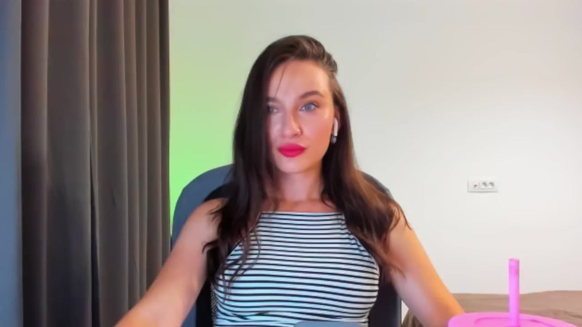 Gallery image thumbnail from Cyber_Geisha's myfreecams stream on, 08/16/2024, 20:03 image 5 of 20