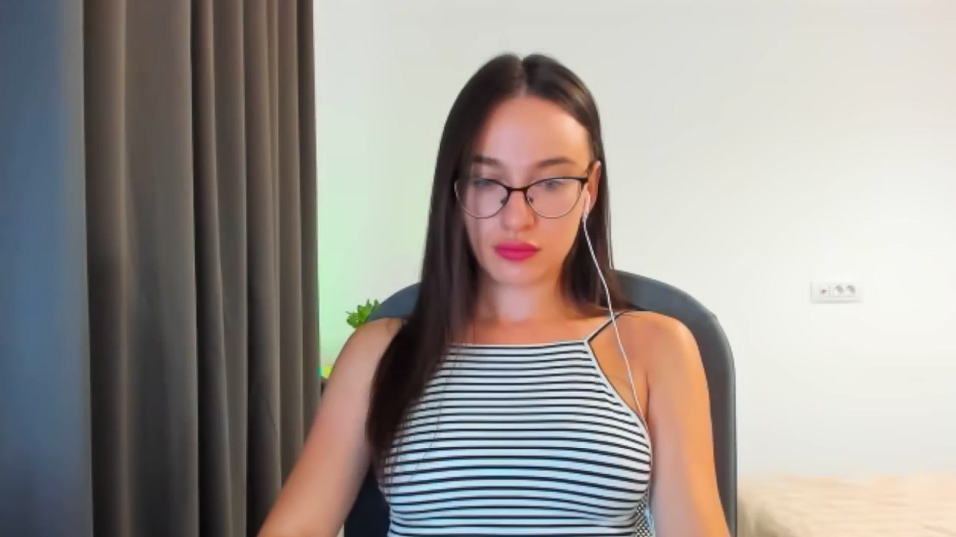 Gallery image thumbnail from Cyber_Geisha's myfreecams stream on, 08/18/2024, 08:33 image 17 of 20