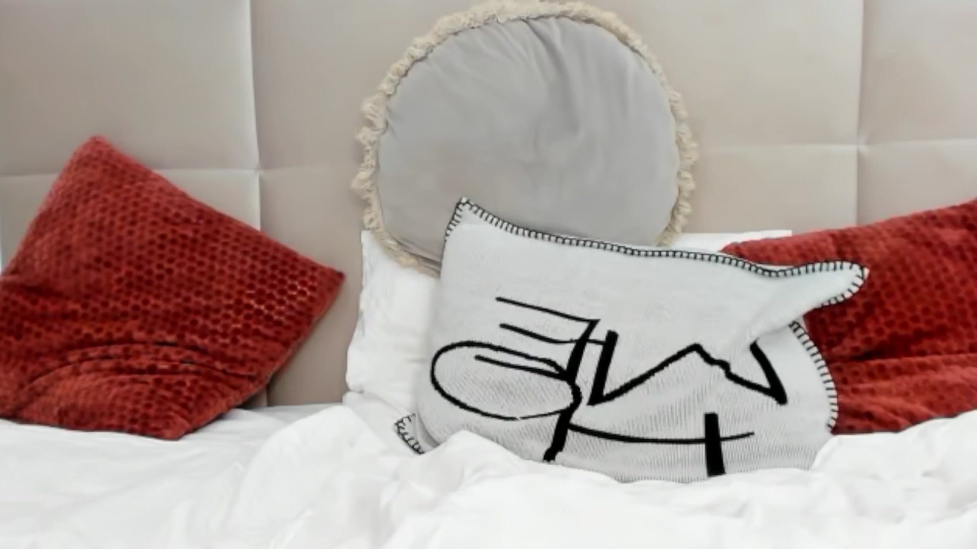 Gallery image thumbnail from Cyber_Geisha's myfreecams stream on, 03/08/2025, 20:26 image 20 of 20