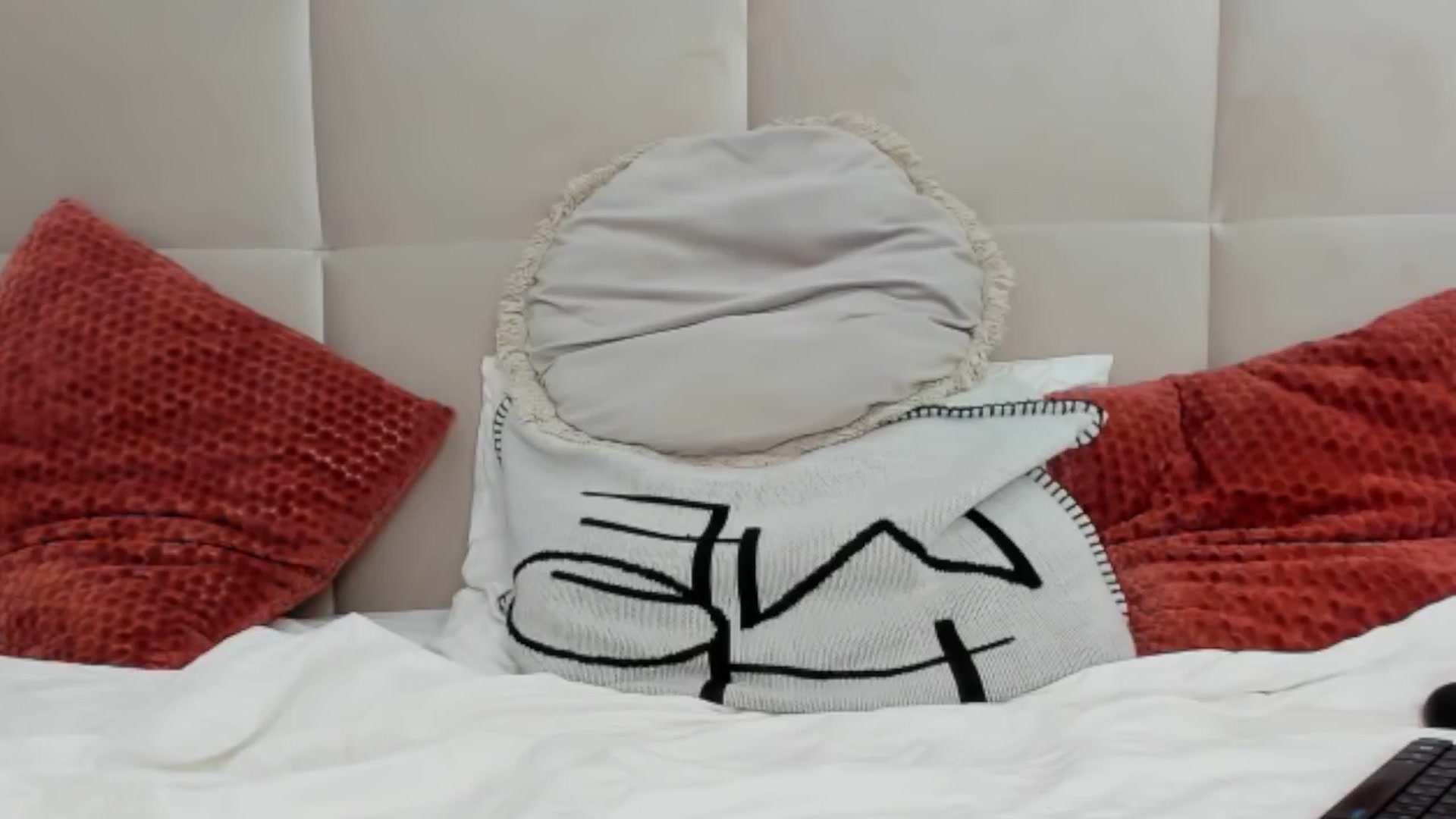 Gallery image thumbnail from Cyber_Geisha's myfreecams stream on, 03/08/2025, 22:08 image 15 of 20