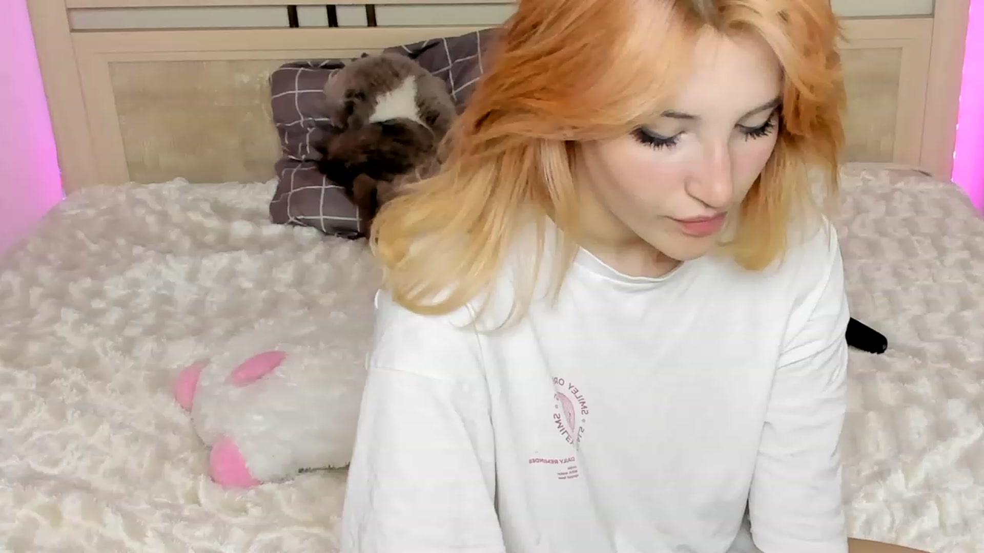 Gallery image thumbnail from Cyber_doll's myfreecams stream on, 06/14/2023, 16:35 image 9 of 20
