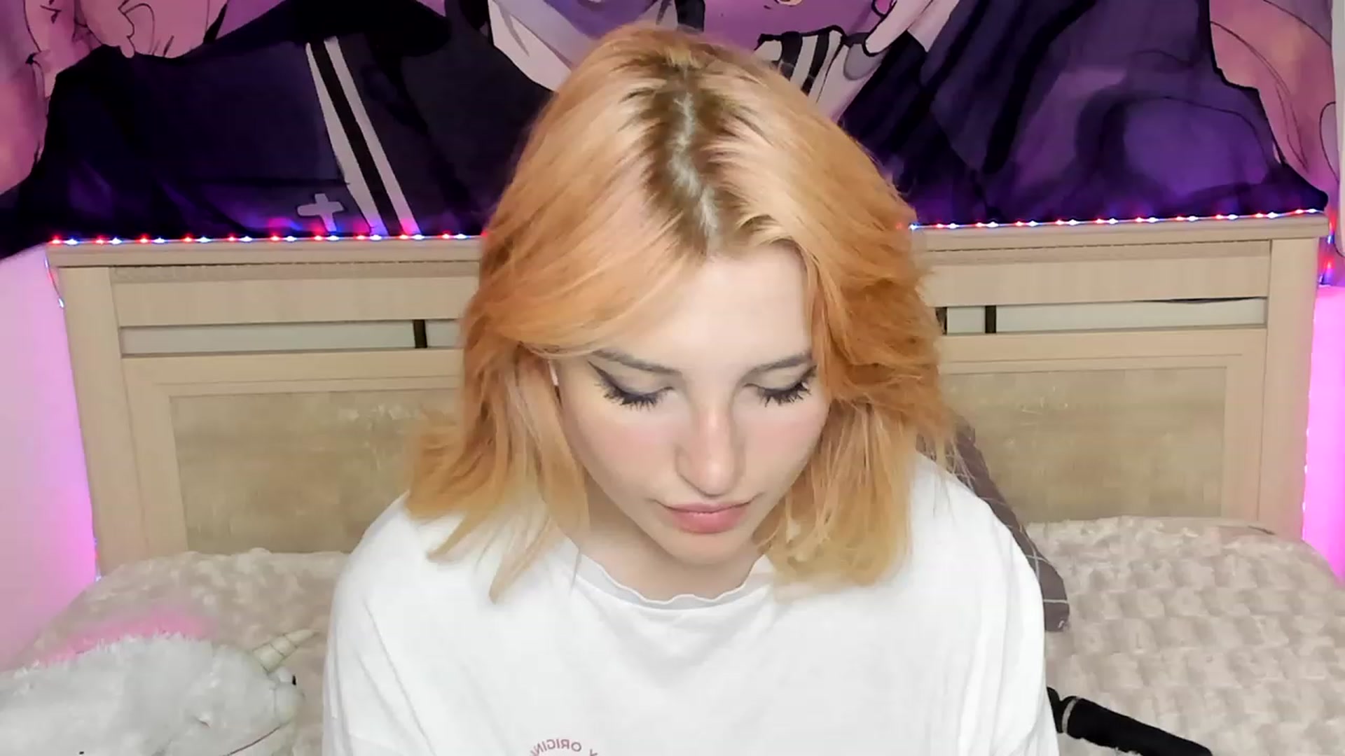 Gallery image thumbnail from Cyber_doll's myfreecams stream on, 06/14/2023, 16:35 image 5 of 20
