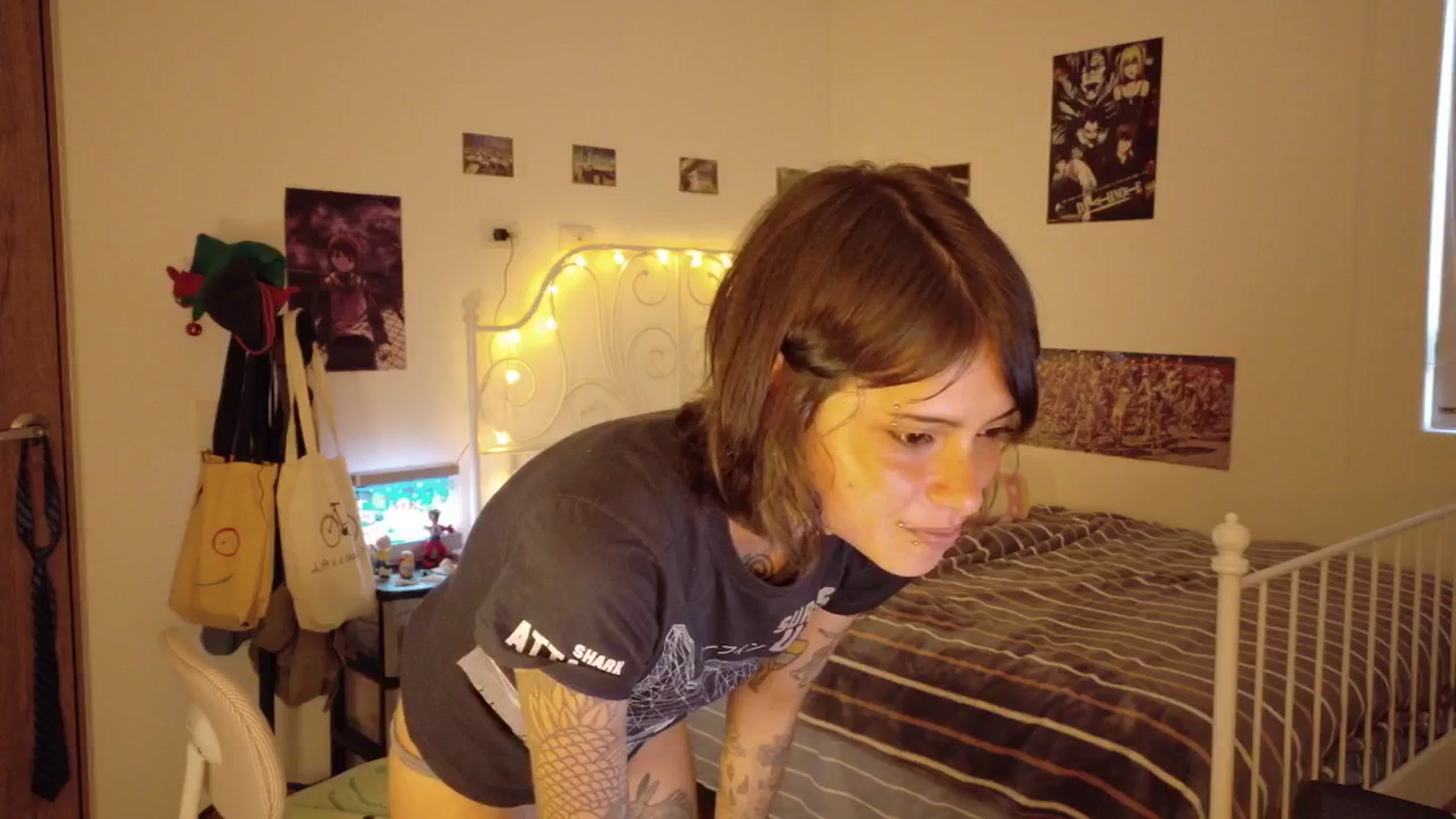 Gallery image thumbnail from Cyberme1998xd's myfreecams stream on, 12/27/2025, 01:31 image 2 of 20