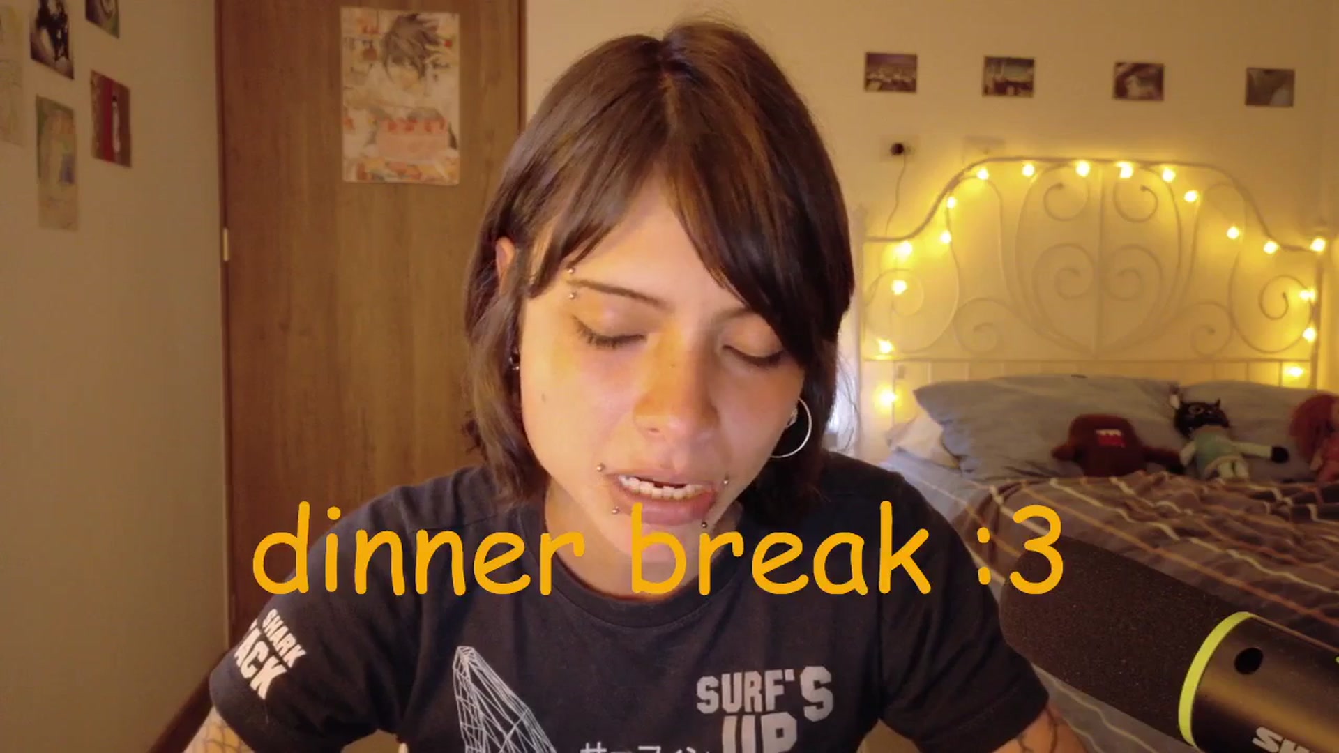 Gallery image thumbnail from Cyberme1998xd's myfreecams stream on, 12/27/2025, 01:31 image 18 of 20