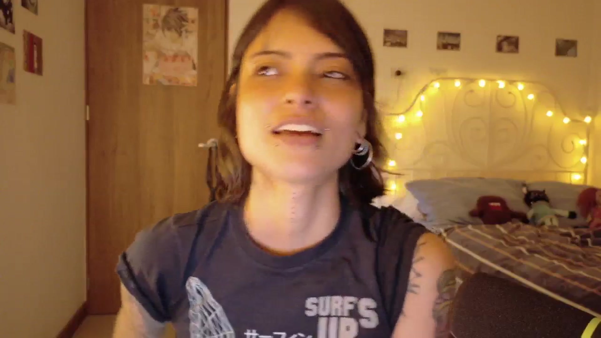 Gallery image thumbnail from Cyberme1998xd's myfreecams stream on, 12/27/2025, 01:31 image 7 of 20