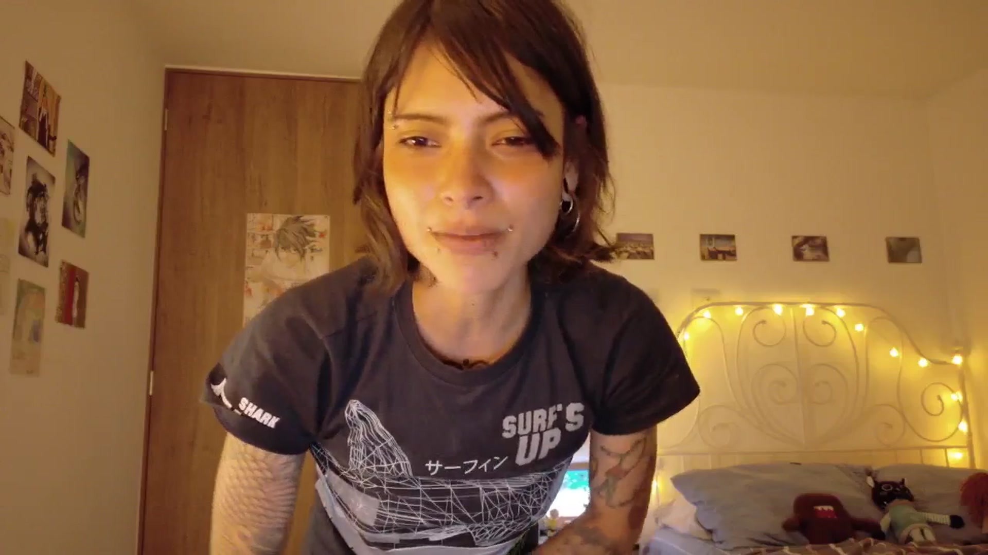 Gallery image thumbnail from Cyberme1998xd's myfreecams stream on, 12/27/2025, 01:31 image 4 of 20