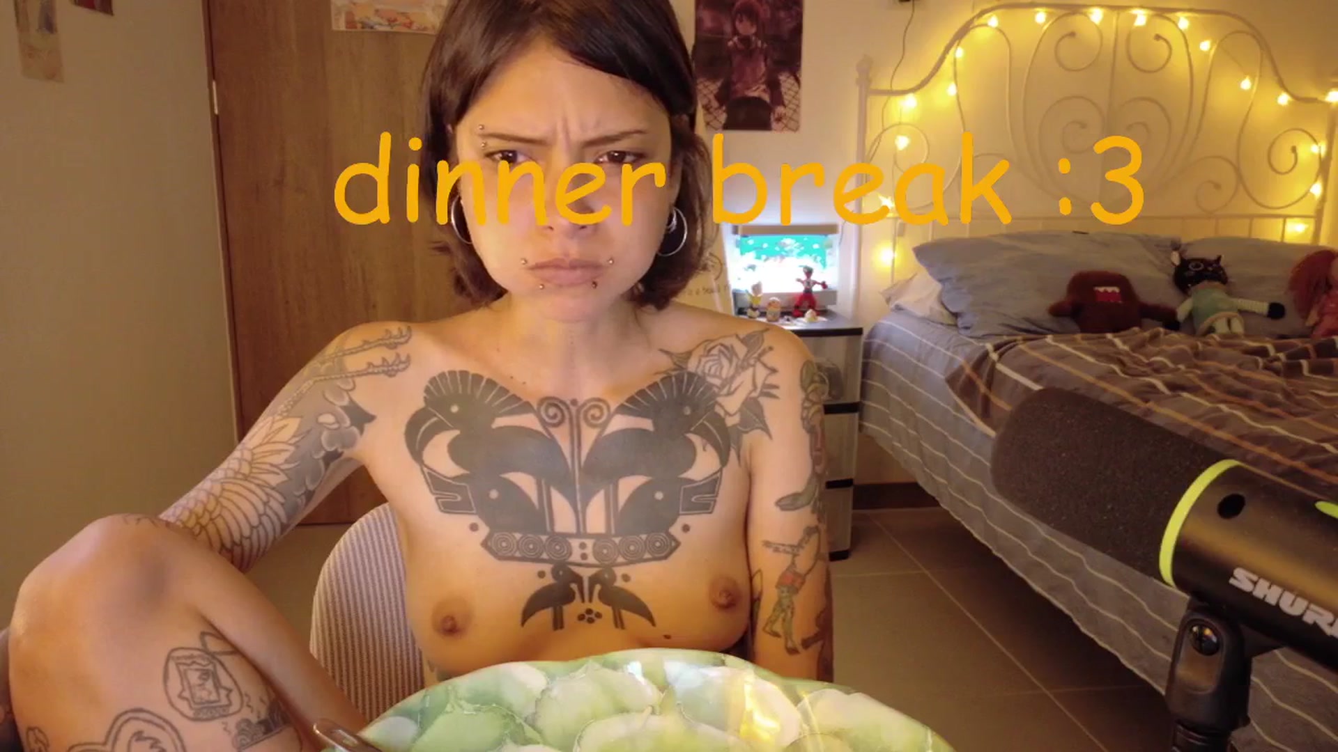Gallery image thumbnail from Cyberme1998xd's myfreecams stream on, 12/27/2025, 01:31 image 20 of 20
