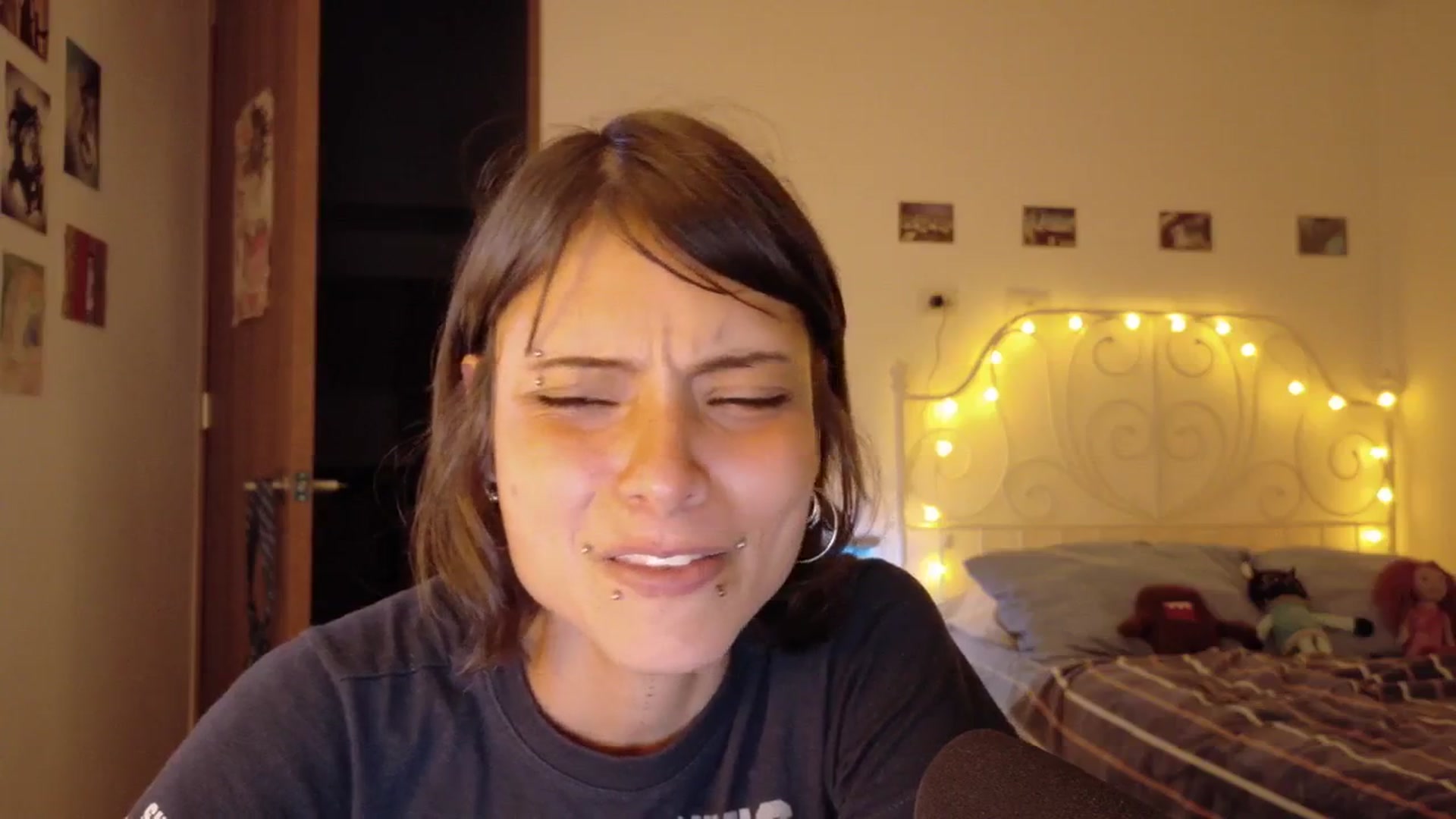 Gallery image thumbnail from Cyberme1998xd's myfreecams stream on, 12/27/2025, 01:31 image 14 of 20