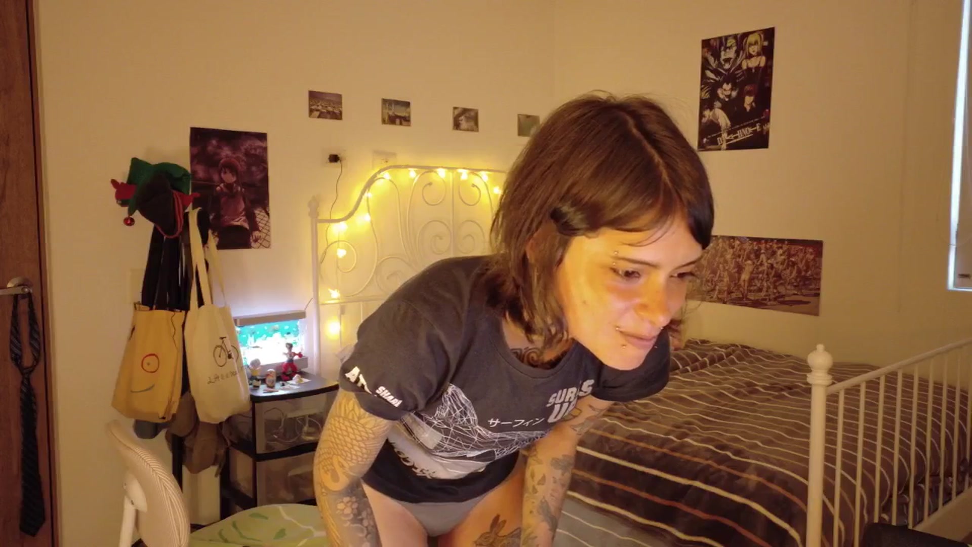 Gallery image thumbnail from Cyberme1998xd's myfreecams stream on, 12/27/2025, 01:31 image 3 of 20