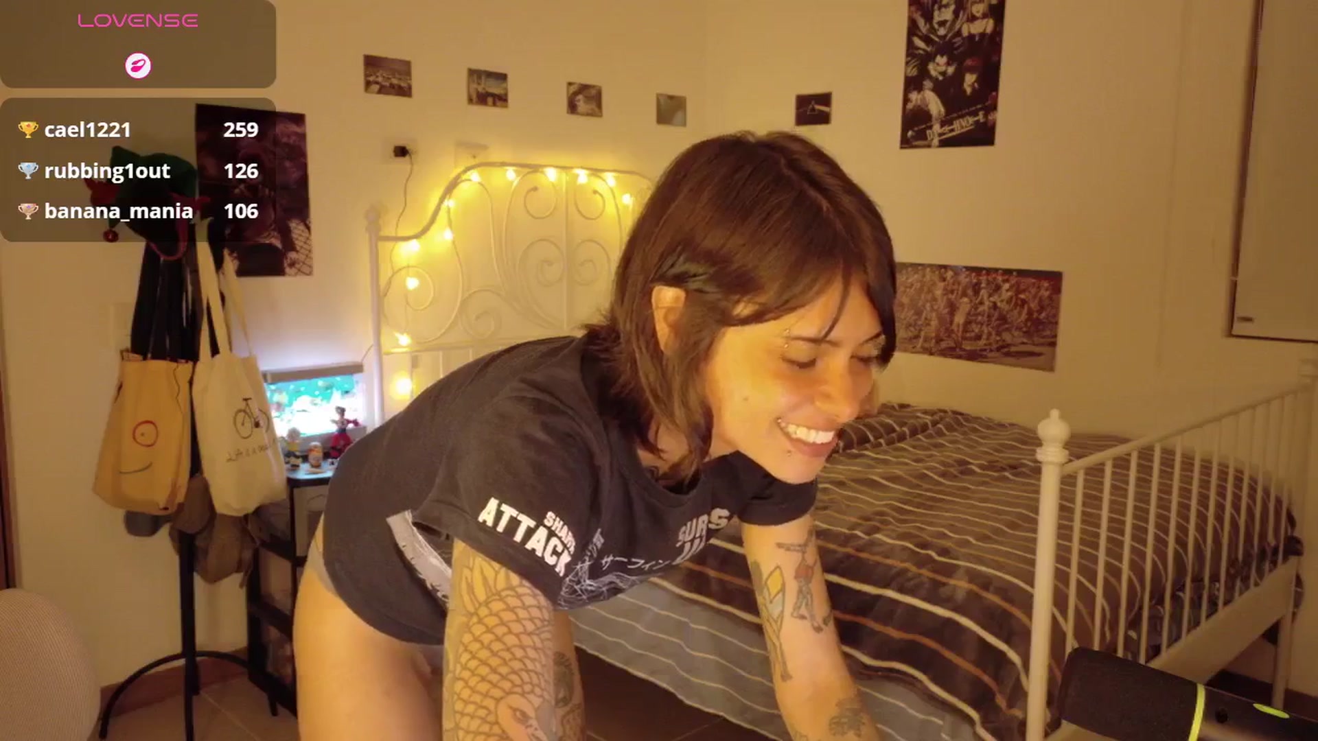 Gallery image thumbnail from Cyberme1998xd's myfreecams stream on, 12/27/2025, 01:31 image 12 of 20