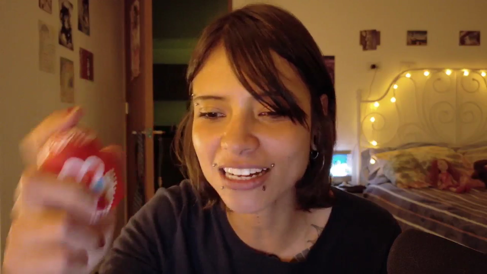 Gallery image thumbnail from Cyberme1998xd's myfreecams stream on, 01/01/2026, 03:51 image 18 of 20