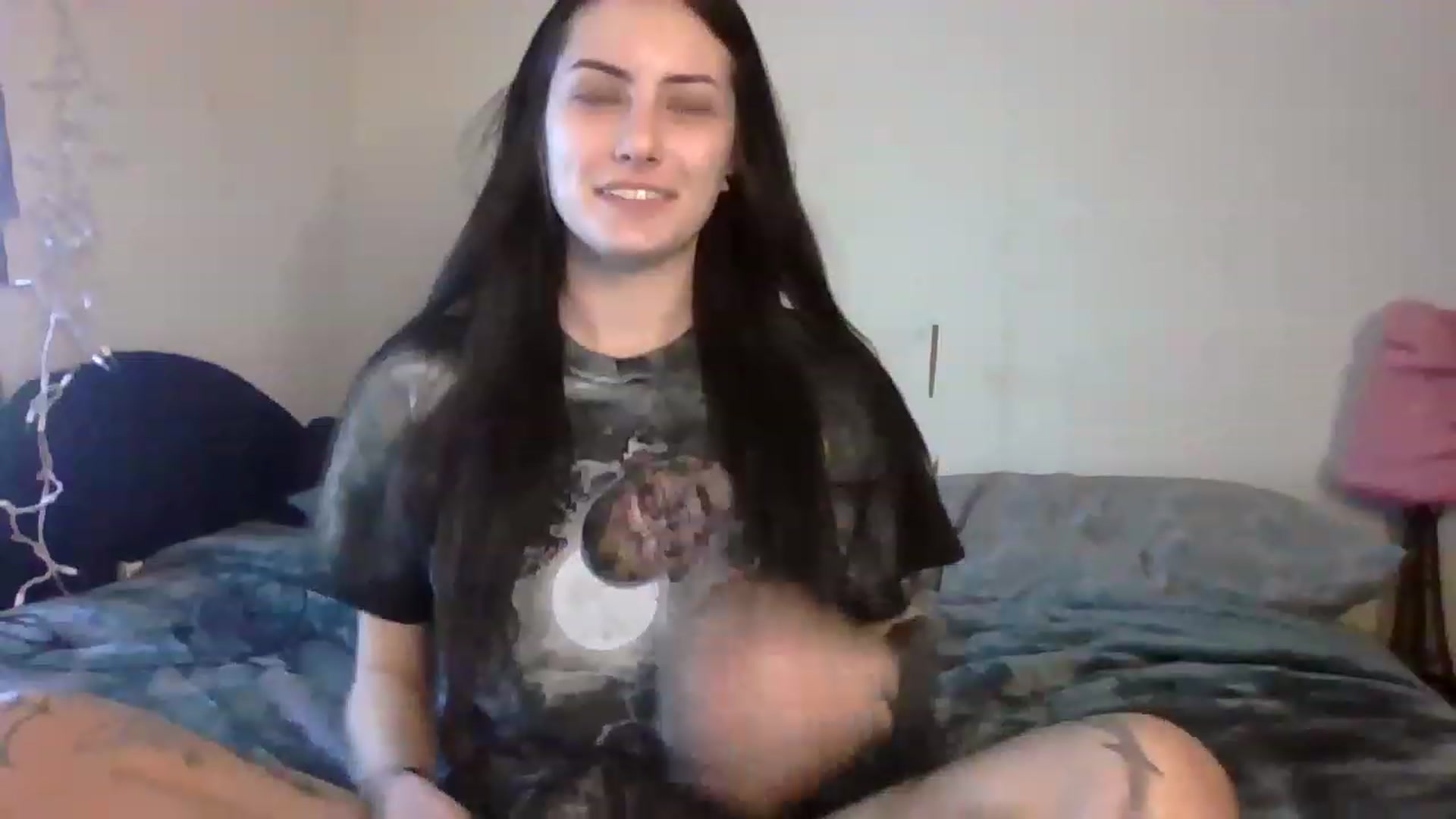 Gallery image thumbnail from Cynbunz's myfreecams stream on, 02/17/2023, 18:46 image 9 of 20