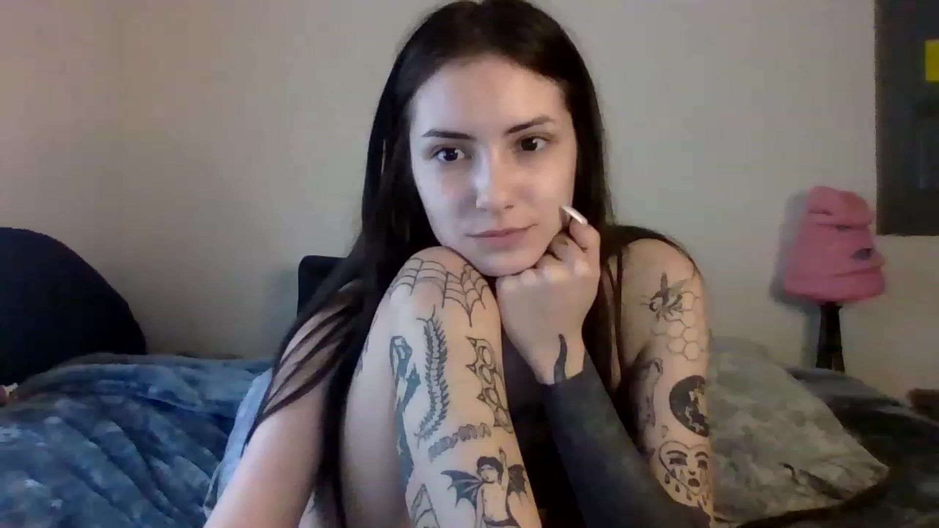 Gallery image thumbnail from Cynbunz's myfreecams stream on, 02/17/2023, 19:31 image 14 of 20