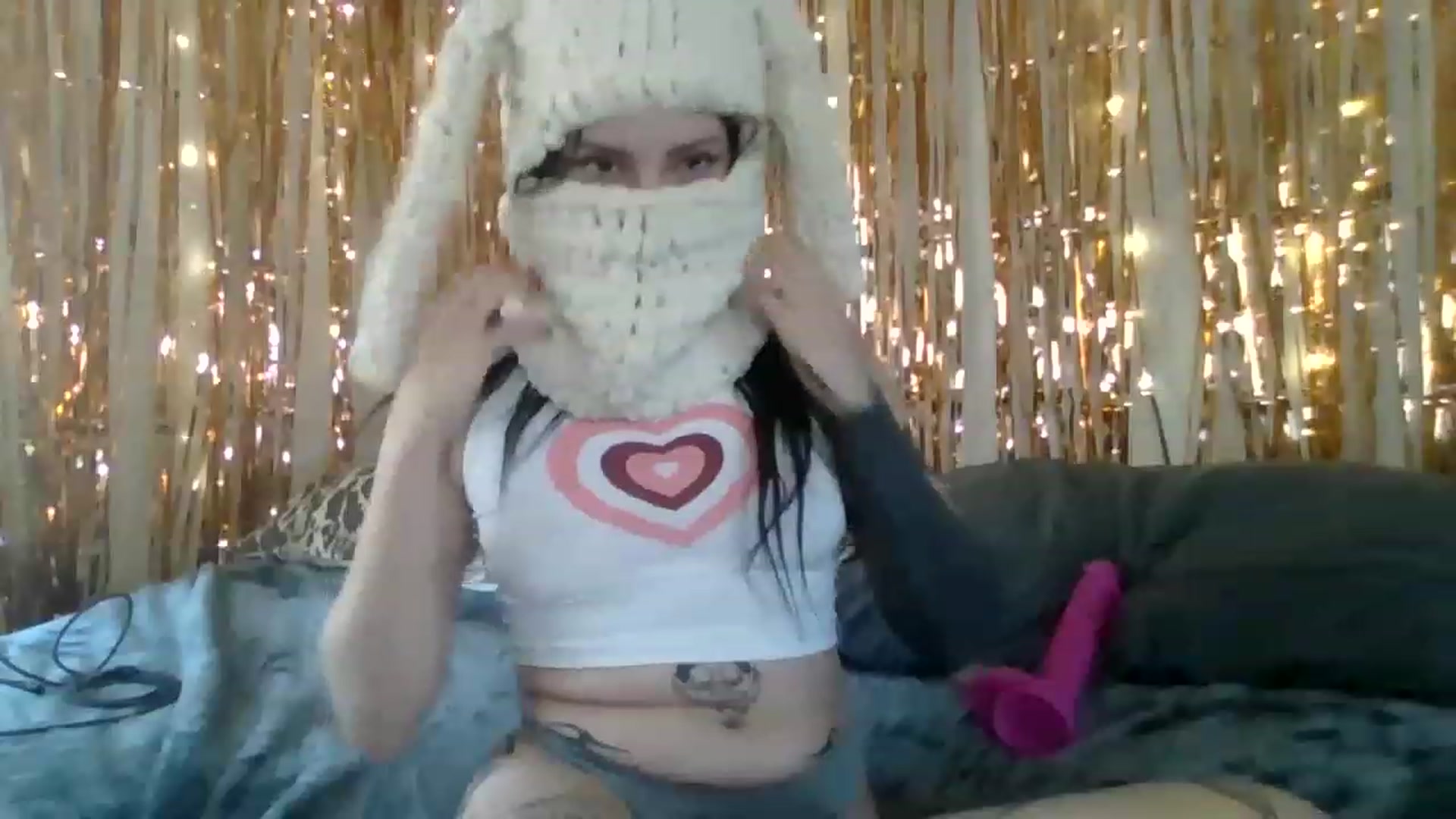 Gallery image thumbnail from Cynbunz's myfreecams stream on, 03/21/2023, 18:20 image 9 of 20
