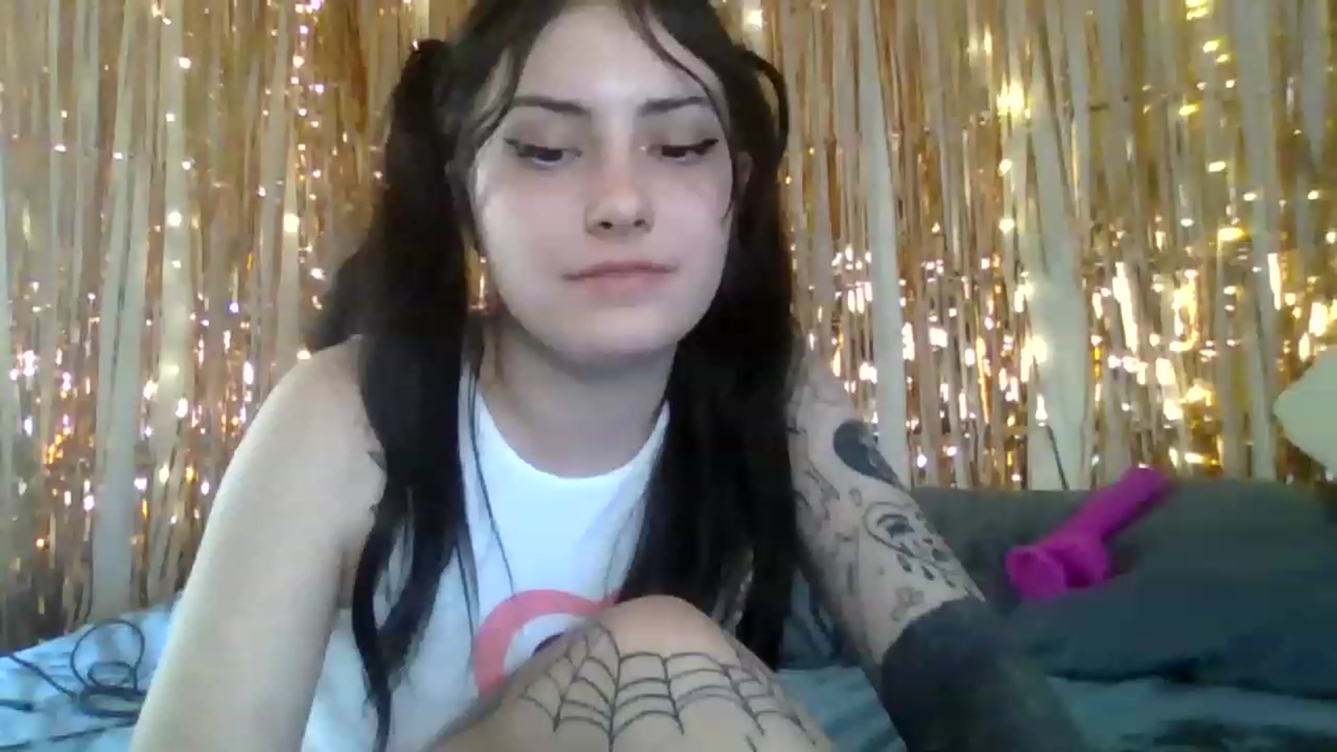 Gallery image thumbnail from Cynbunz's myfreecams stream on, 03/21/2023, 18:20 image 18 of 20
