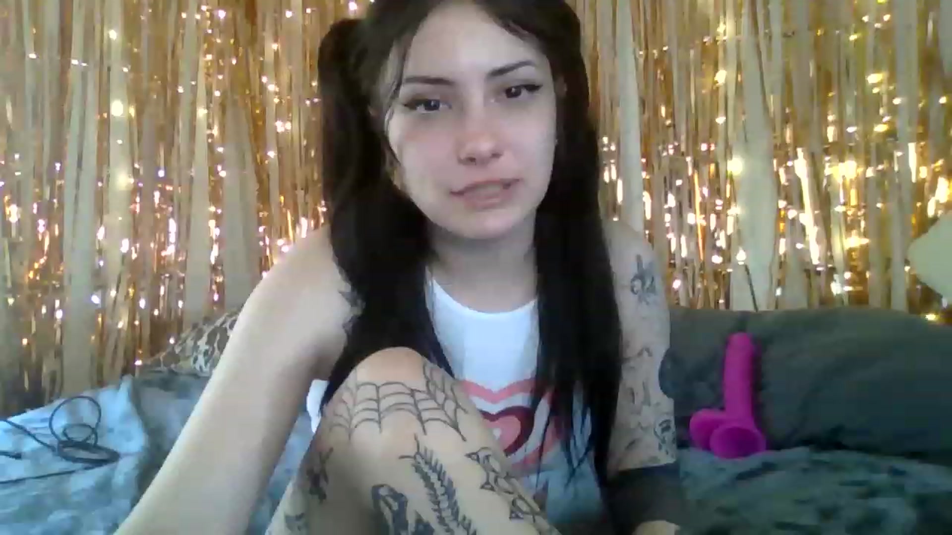 Gallery image thumbnail from Cynbunz's myfreecams stream on, 03/21/2023, 18:20 image 12 of 20