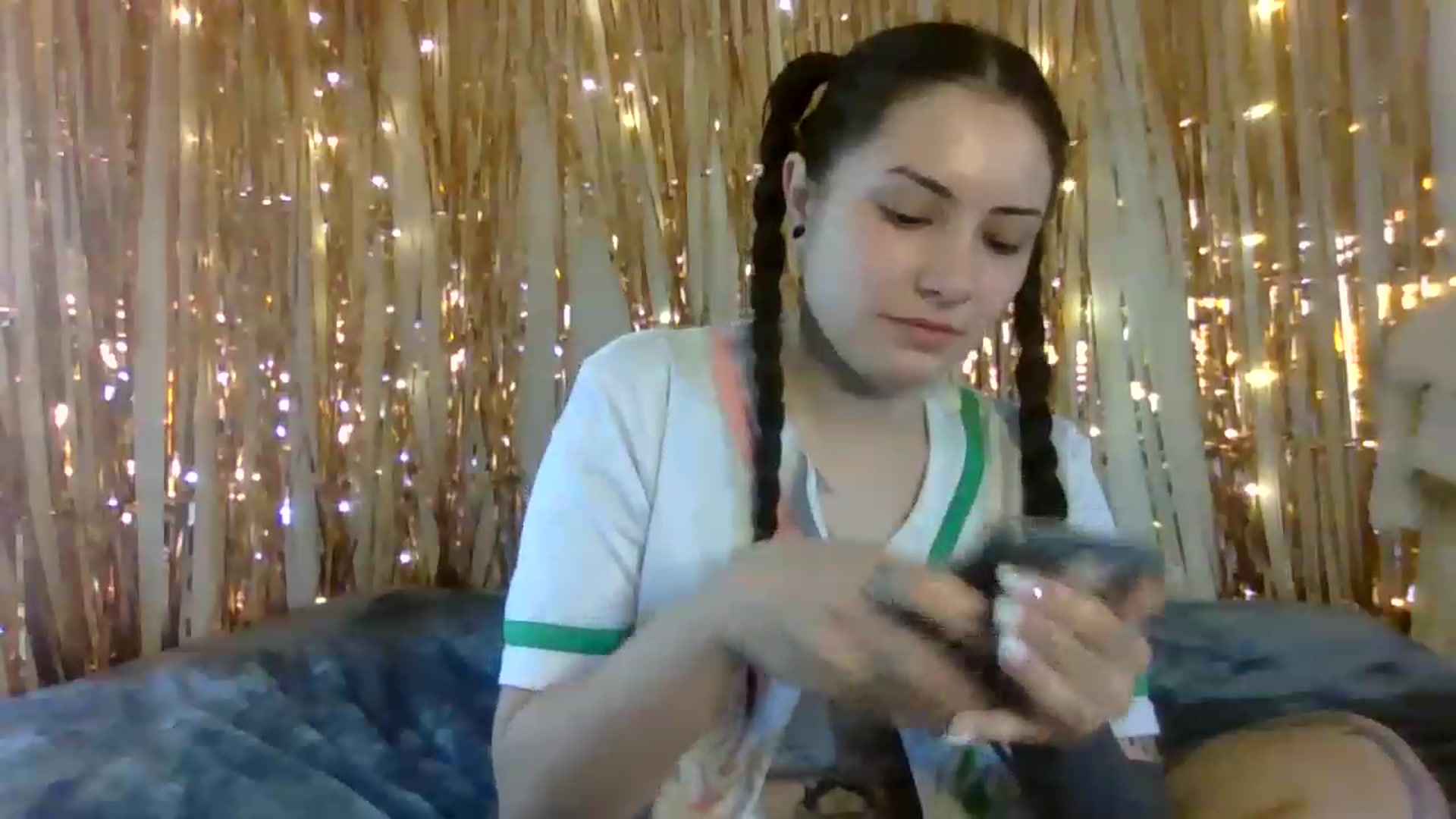 Gallery image thumbnail from Cynbunz's myfreecams stream on, 03/24/2023, 18:47 image 16 of 20