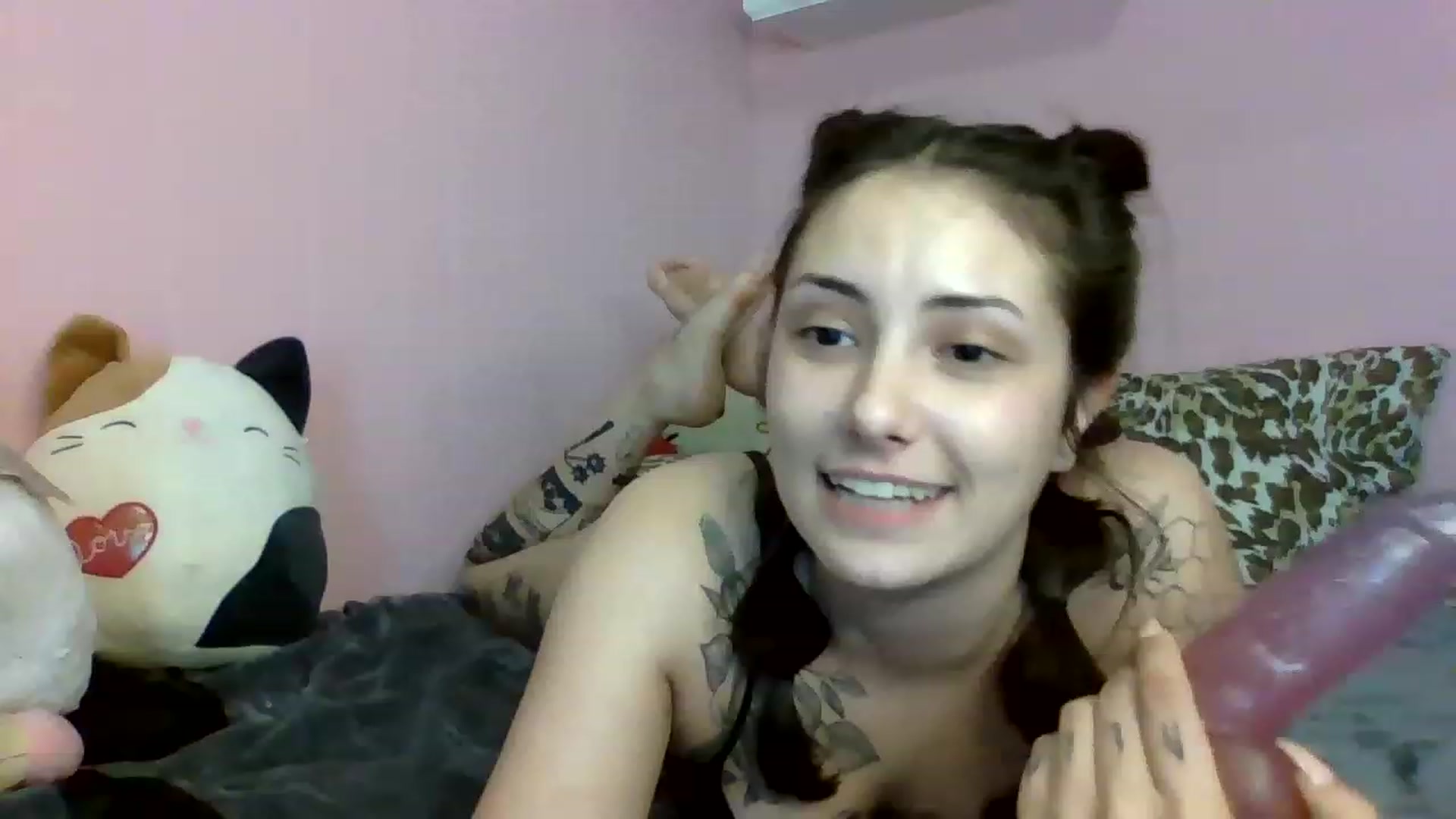 Gallery image thumbnail from Cynbunz's myfreecams stream on, 08/11/2023, 17:59 image 5 of 20