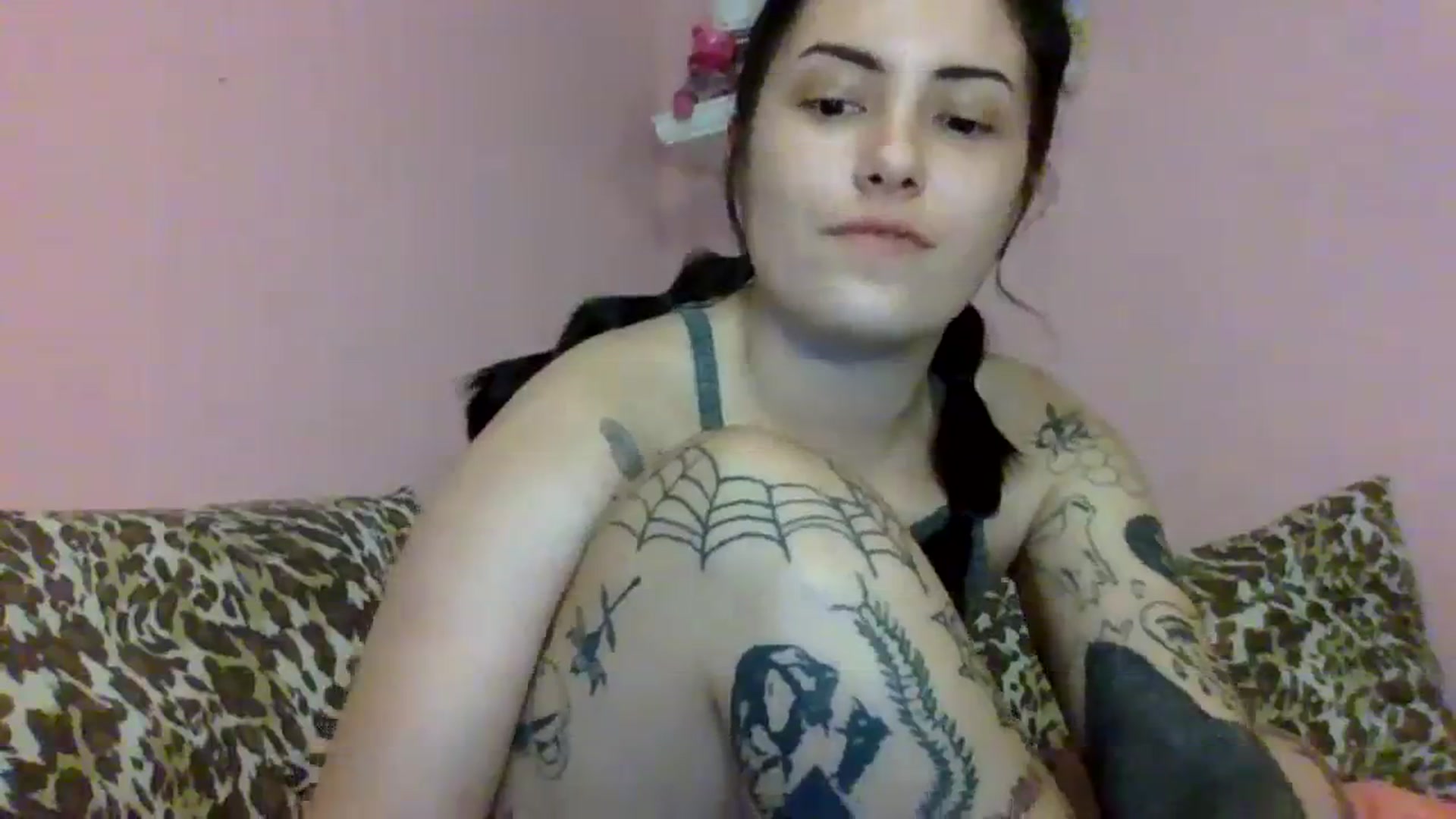 Gallery image thumbnail from Cynbunz's myfreecams stream on, 08/17/2023, 15:52 image 19 of 20