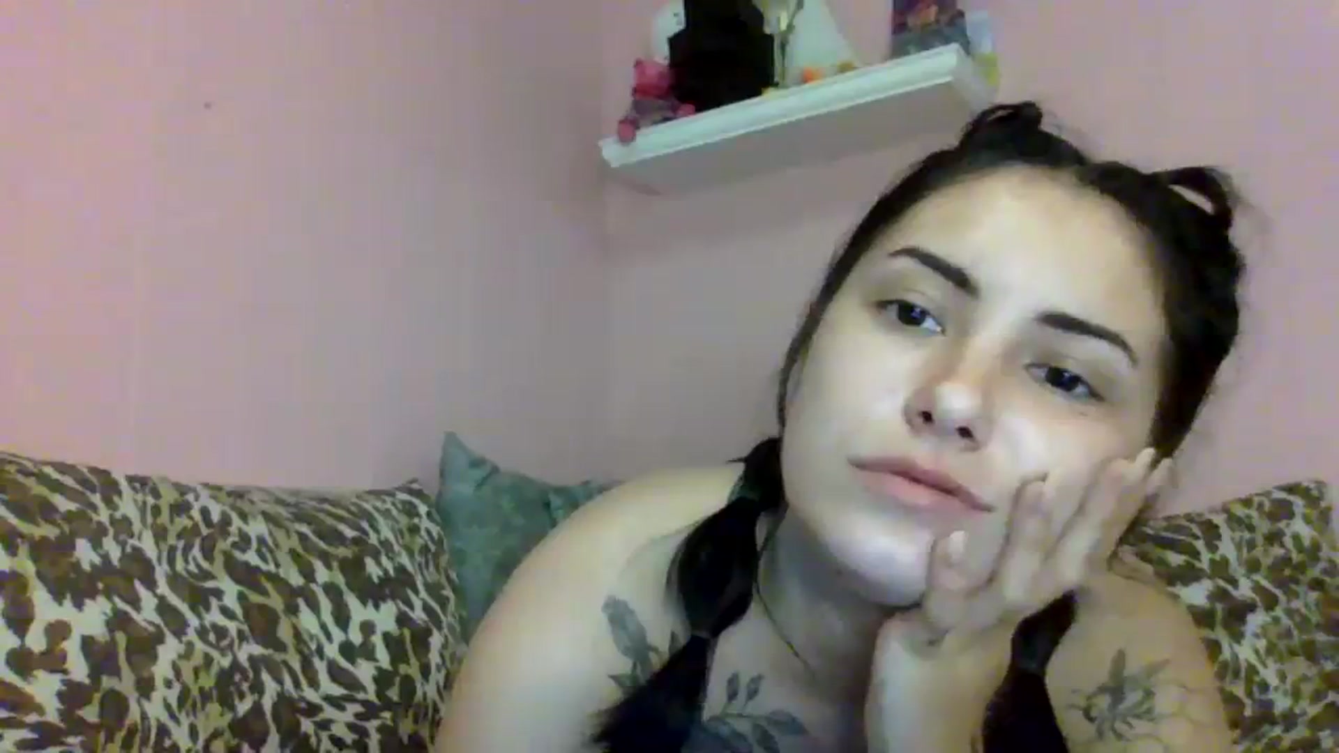 Gallery image thumbnail from Cynbunz's myfreecams stream on, 08/17/2023, 15:52 image 3 of 20