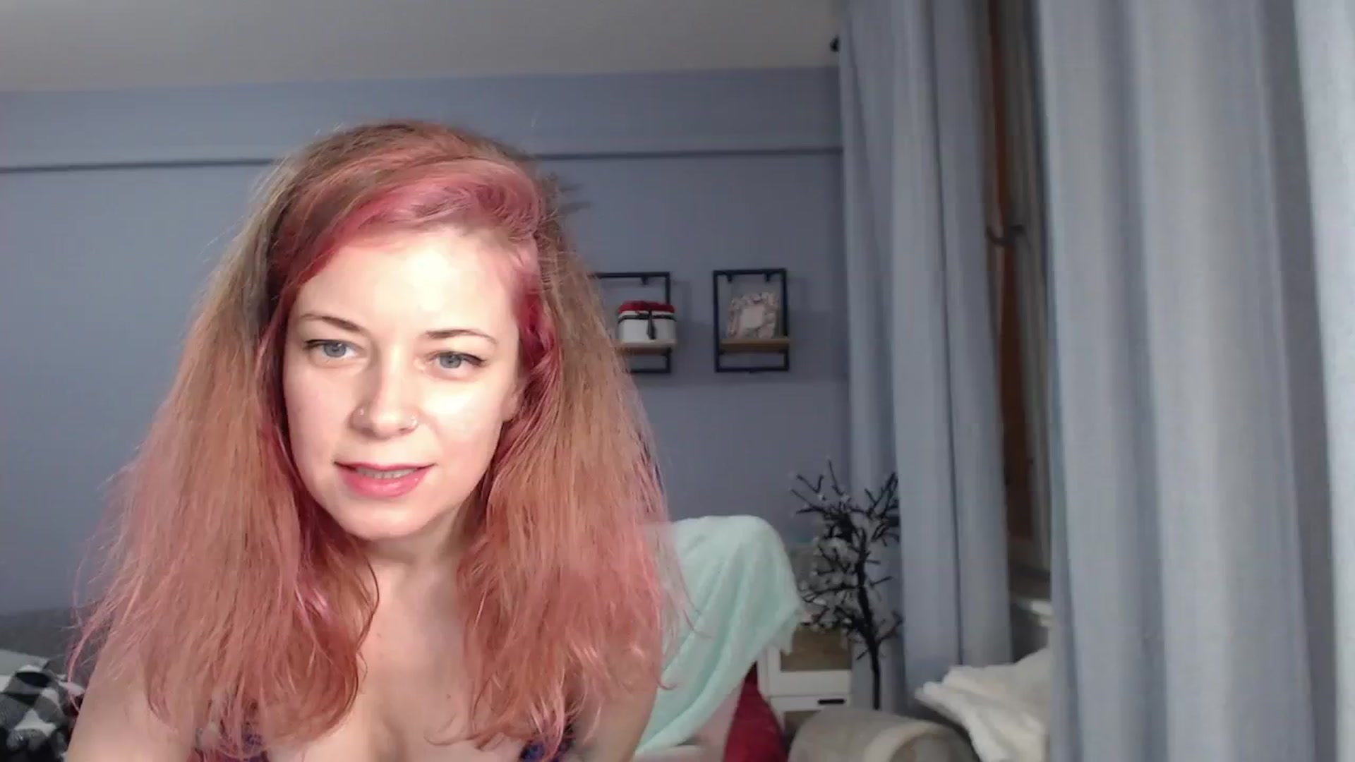 Gallery image thumbnail from CynthiaRae's myfreecams stream on, 12/31/2024, 18:18 image 7 of 20