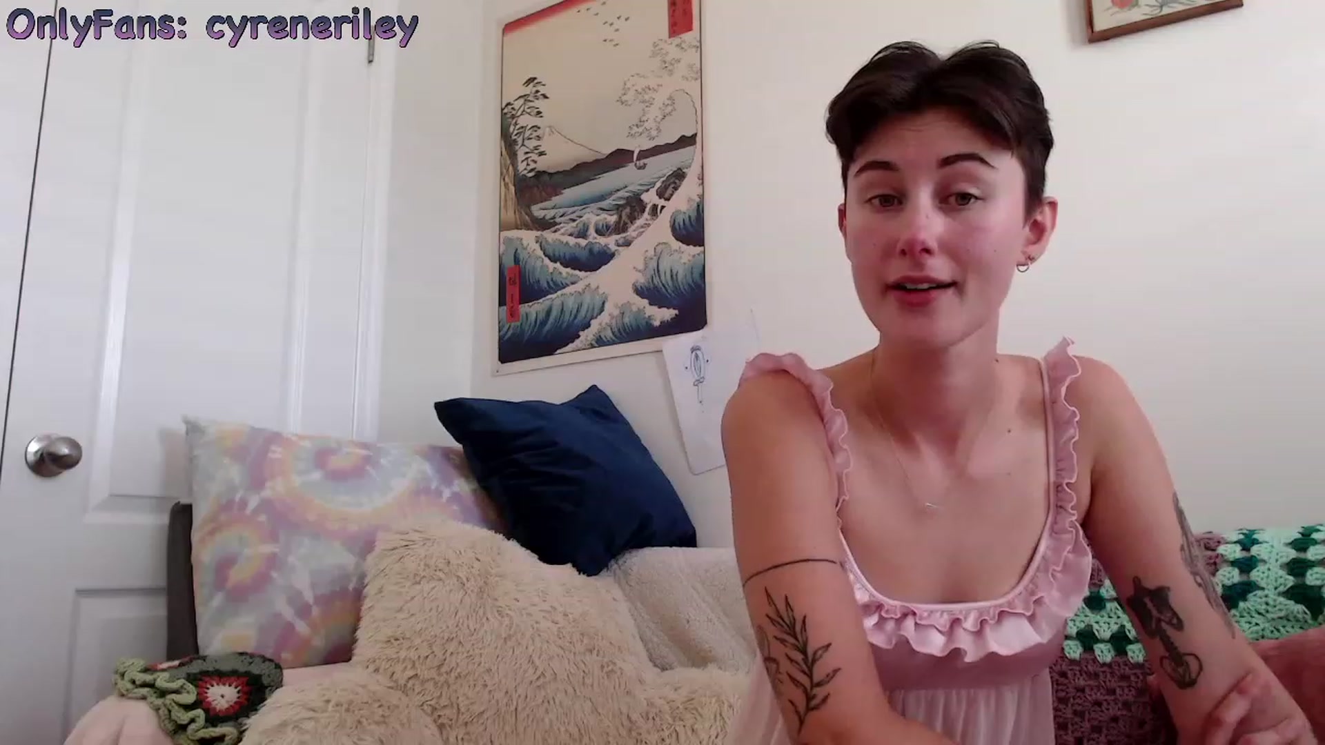 Gallery image thumbnail from Cyreneriley's myfreecams stream on, 10/06/2023, 20:36 image 19 of 20