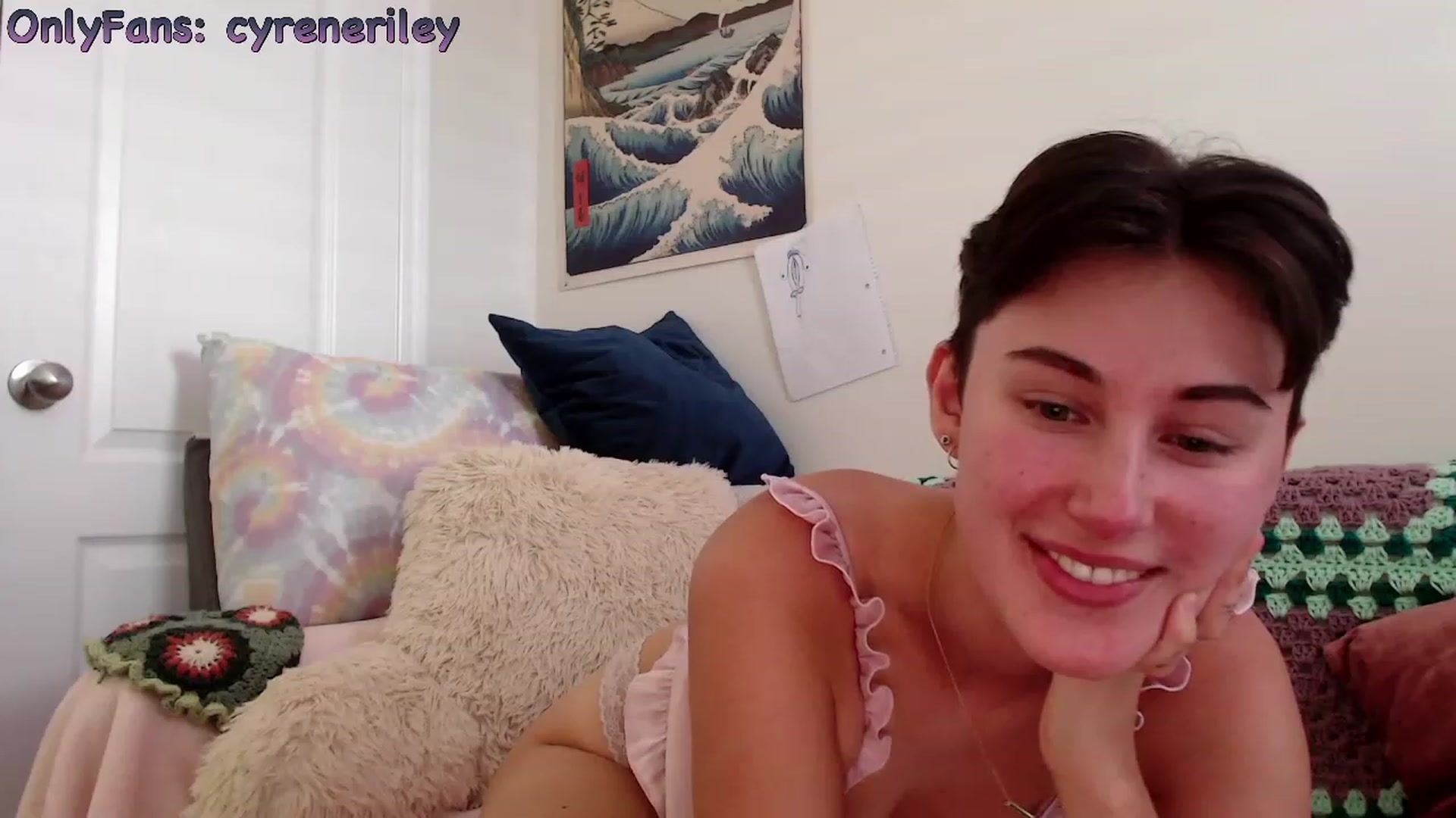 Gallery image thumbnail from Cyreneriley's myfreecams stream on, 10/06/2023, 20:36 image 8 of 20