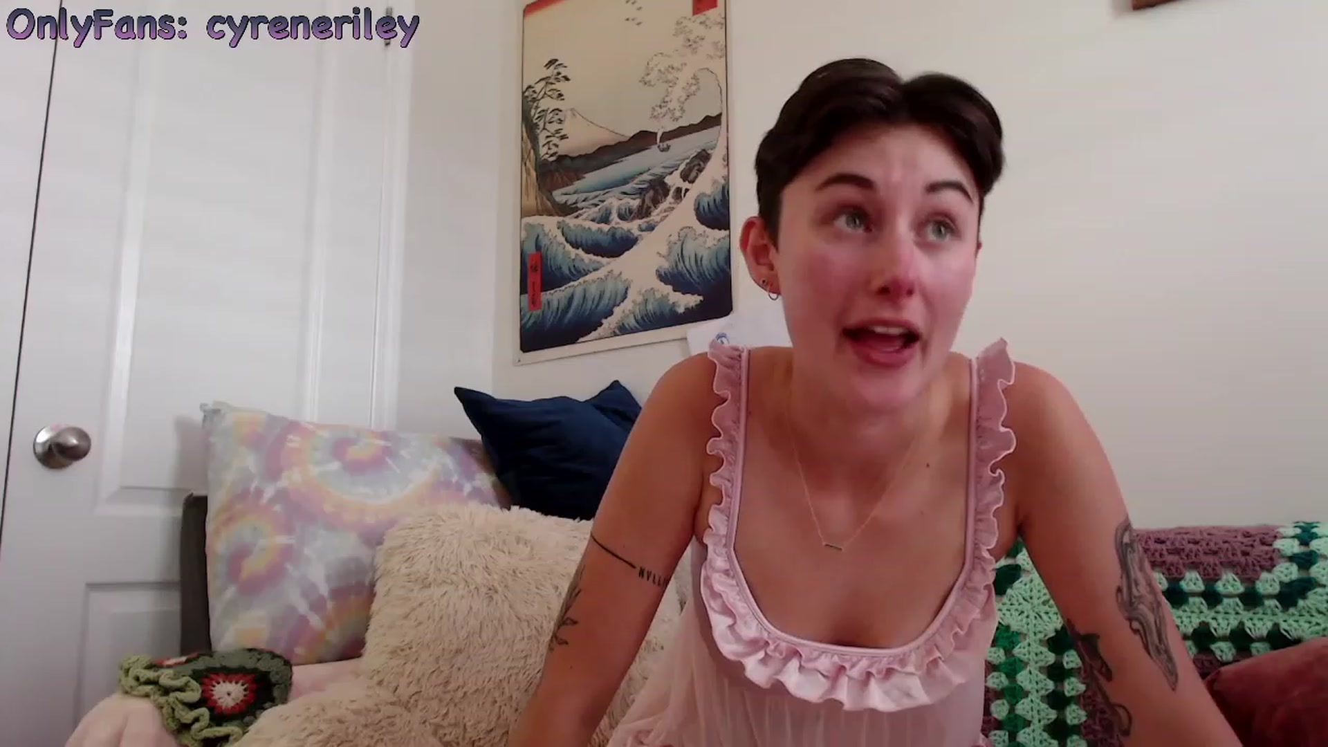 Gallery image thumbnail from Cyreneriley's myfreecams stream on, 10/06/2023, 20:36 image 13 of 20