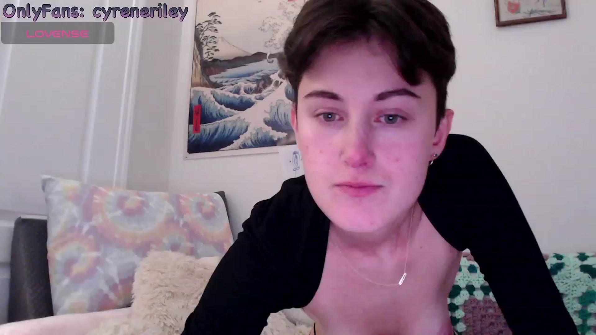 Gallery image thumbnail from Cyreneriley's myfreecams stream on, 10/12/2023, 24:22 image 16 of 20