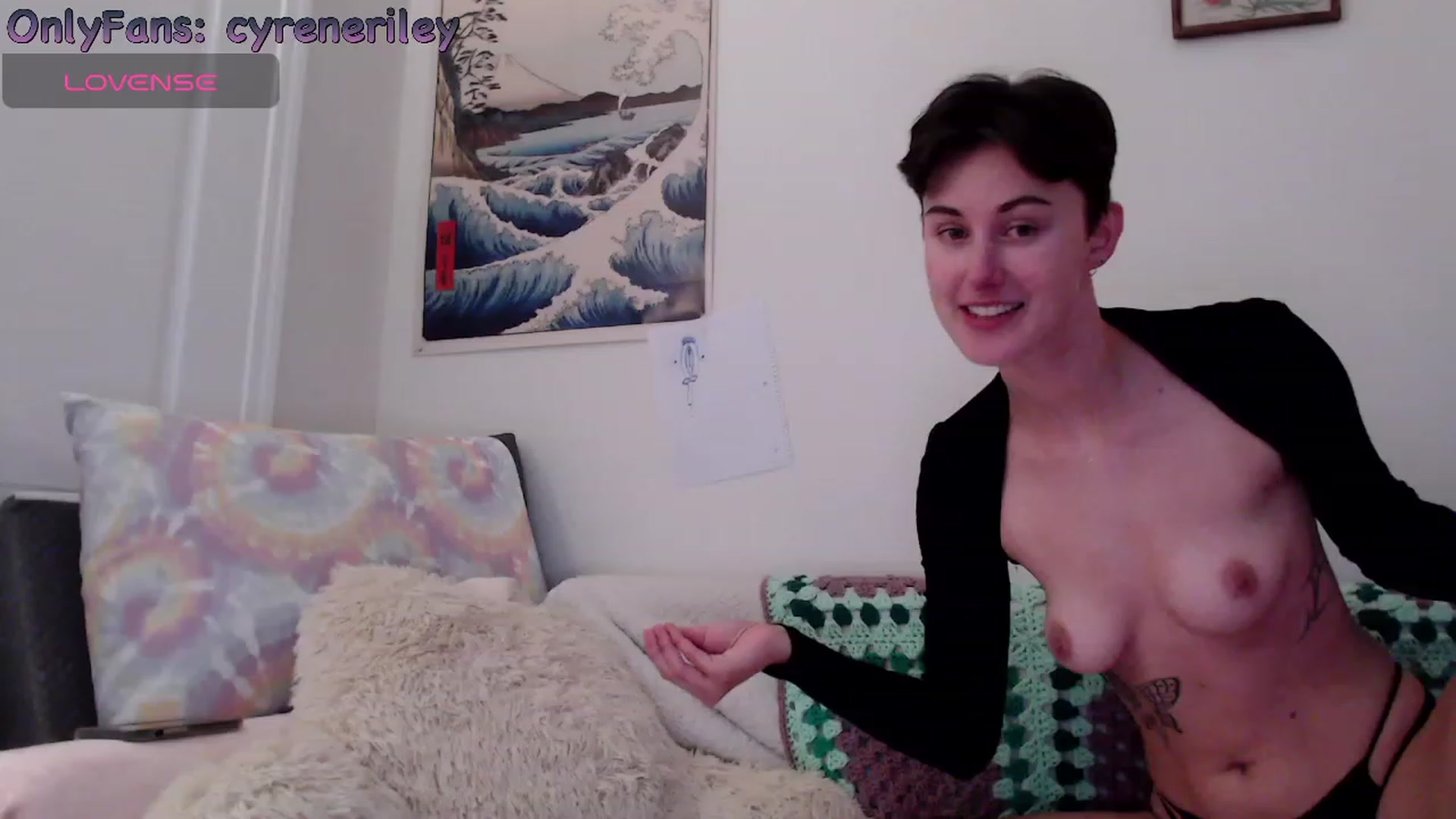 Gallery image thumbnail from Cyreneriley's myfreecams stream on, 10/12/2023, 24:22 image 17 of 20