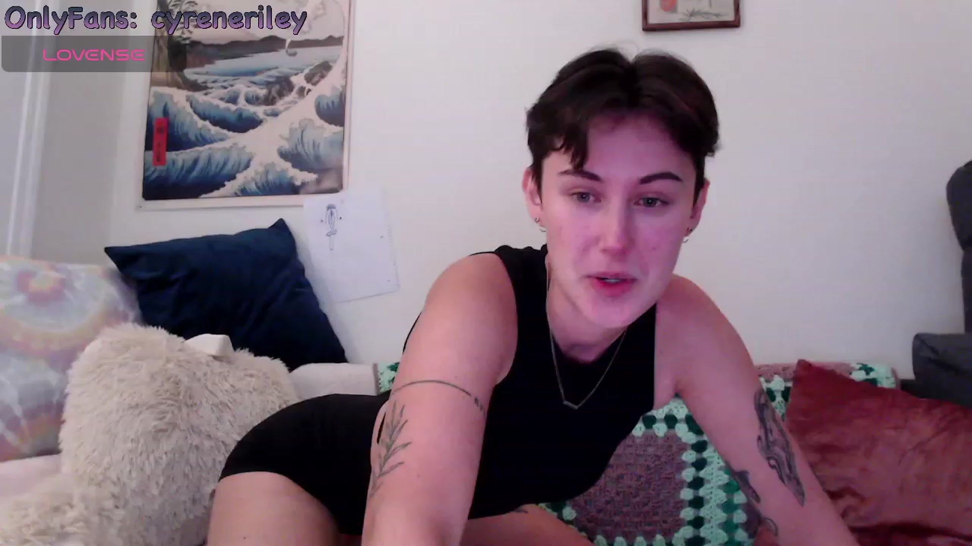Gallery image thumbnail from Cyreneriley's myfreecams stream on, 10/12/2023, 24:22 image 5 of 20