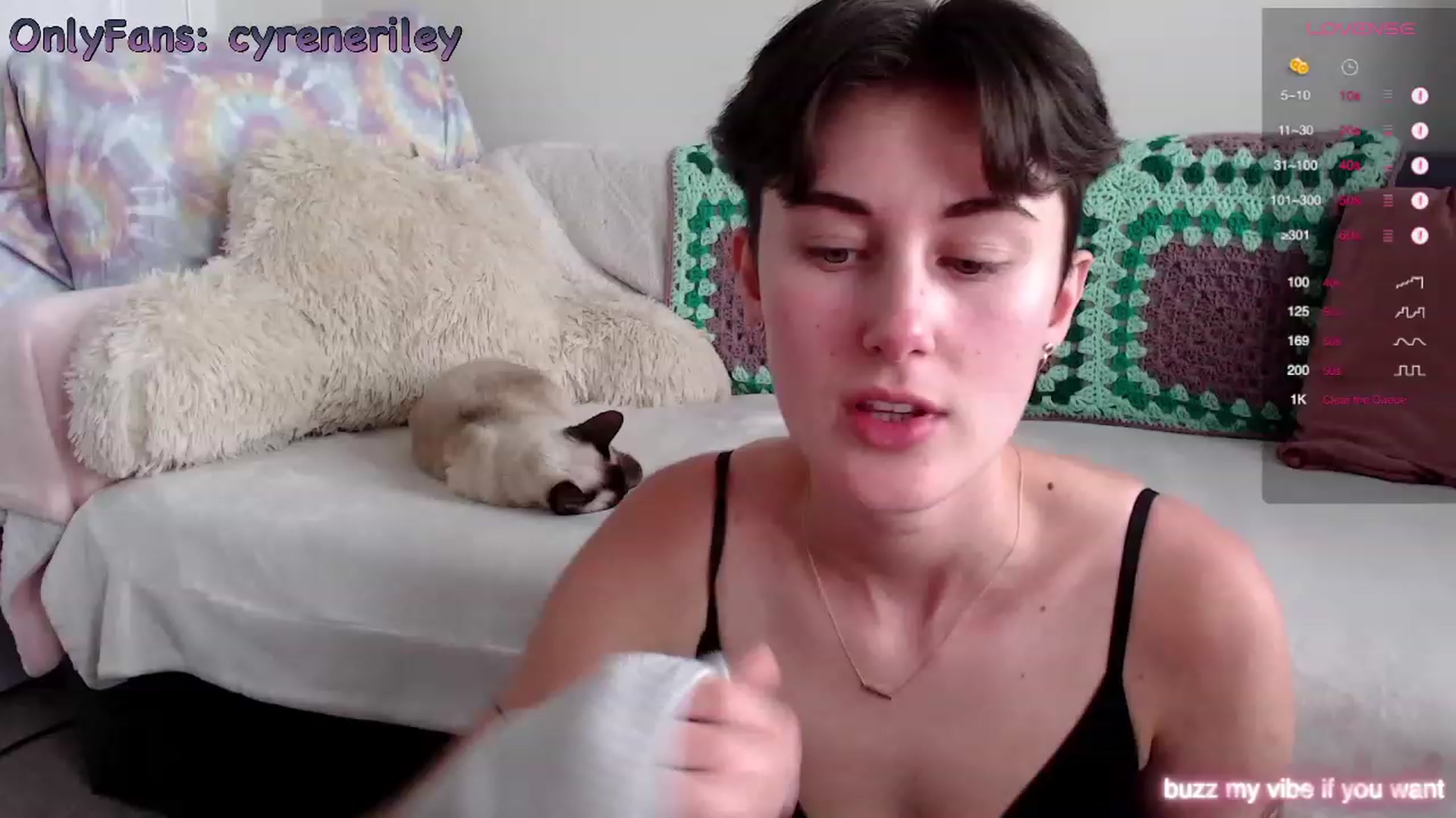 Gallery image thumbnail from Cyreneriley's myfreecams stream on, 10/18/2023, 18:29 image 15 of 20