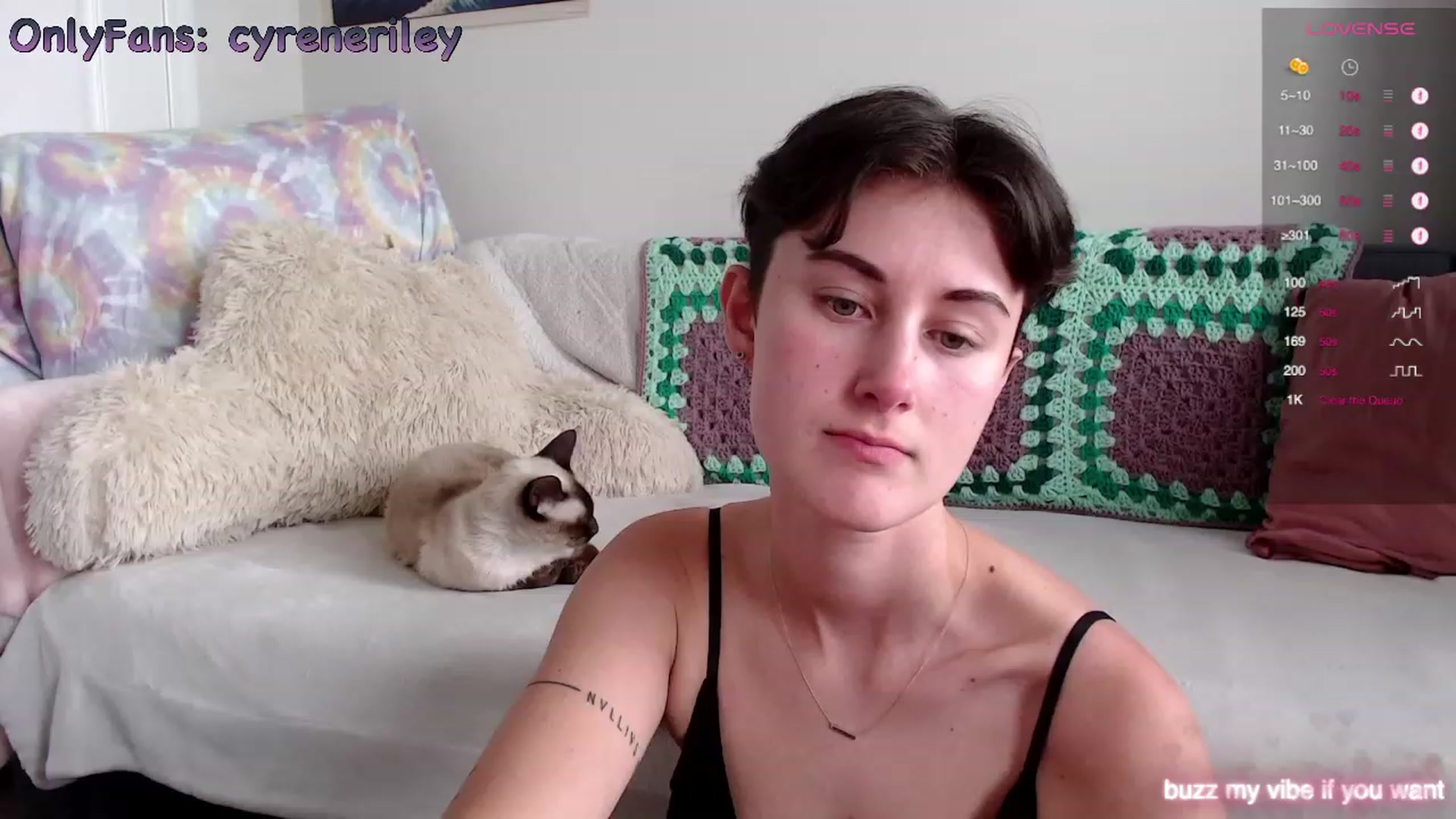 Gallery image thumbnail from Cyreneriley's myfreecams stream on, 10/18/2023, 18:29 image 12 of 20