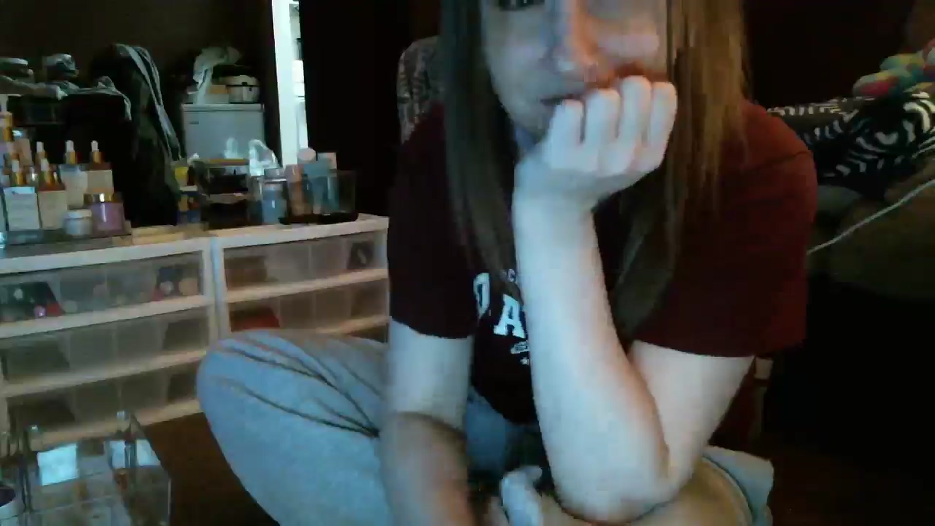 Gallery image thumbnail from CzySweetPea's myfreecams stream on, 12/13/2024, 10:39 image 18 of 20