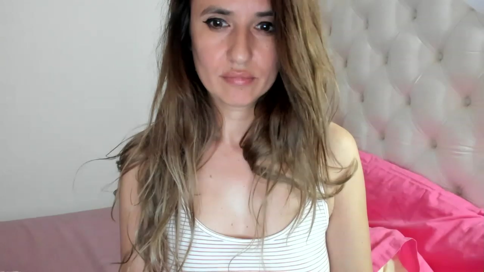 Gallery image thumbnail from DANIELLE's myfreecams stream on, 03/29/2023, 08:39 image 19 of 20