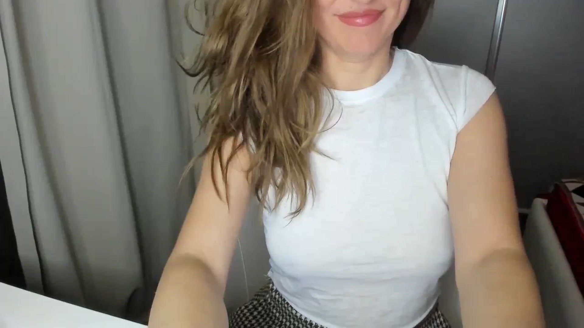 Gallery image thumbnail from DANIELLE's myfreecams stream on, 03/19/2024, 05:36 image 6 of 20