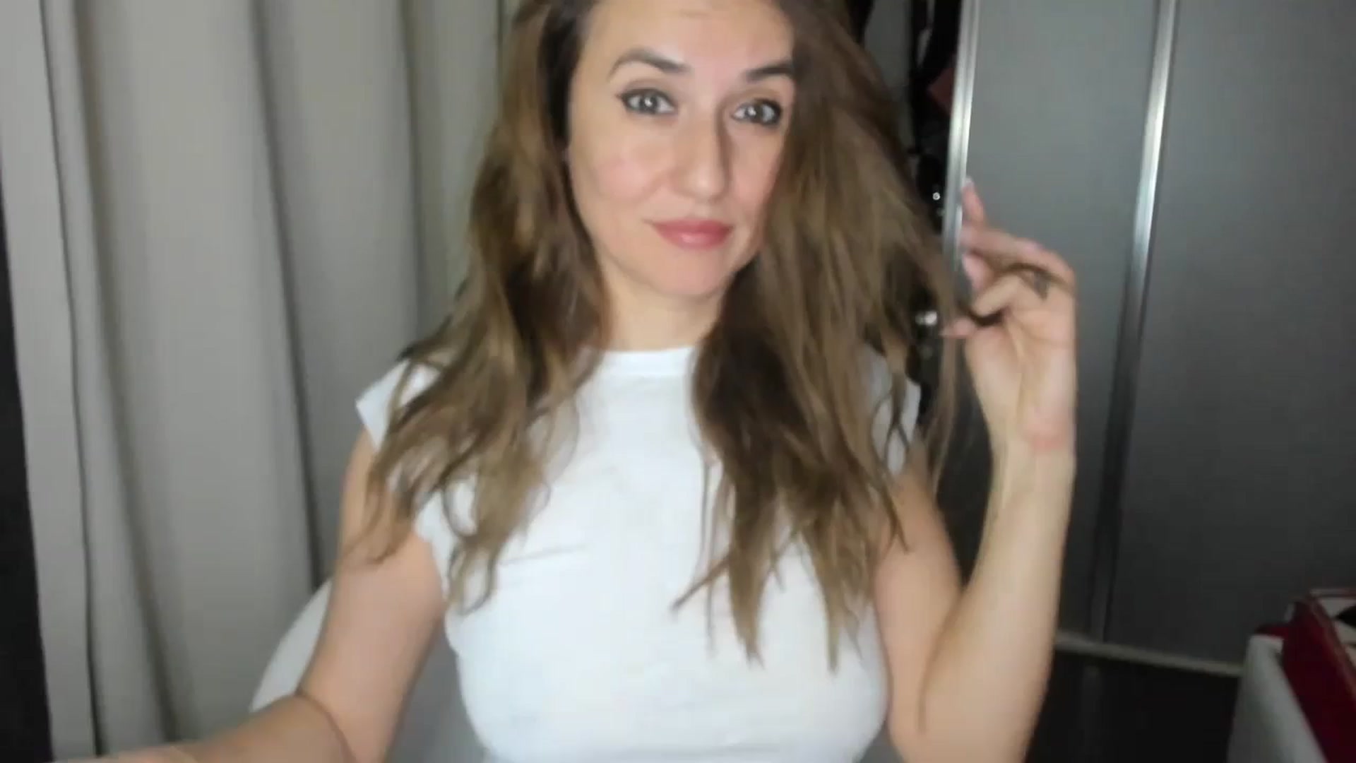 Gallery image thumbnail from DANIELLE's myfreecams stream on, 03/19/2024, 05:36 image 1 of 20