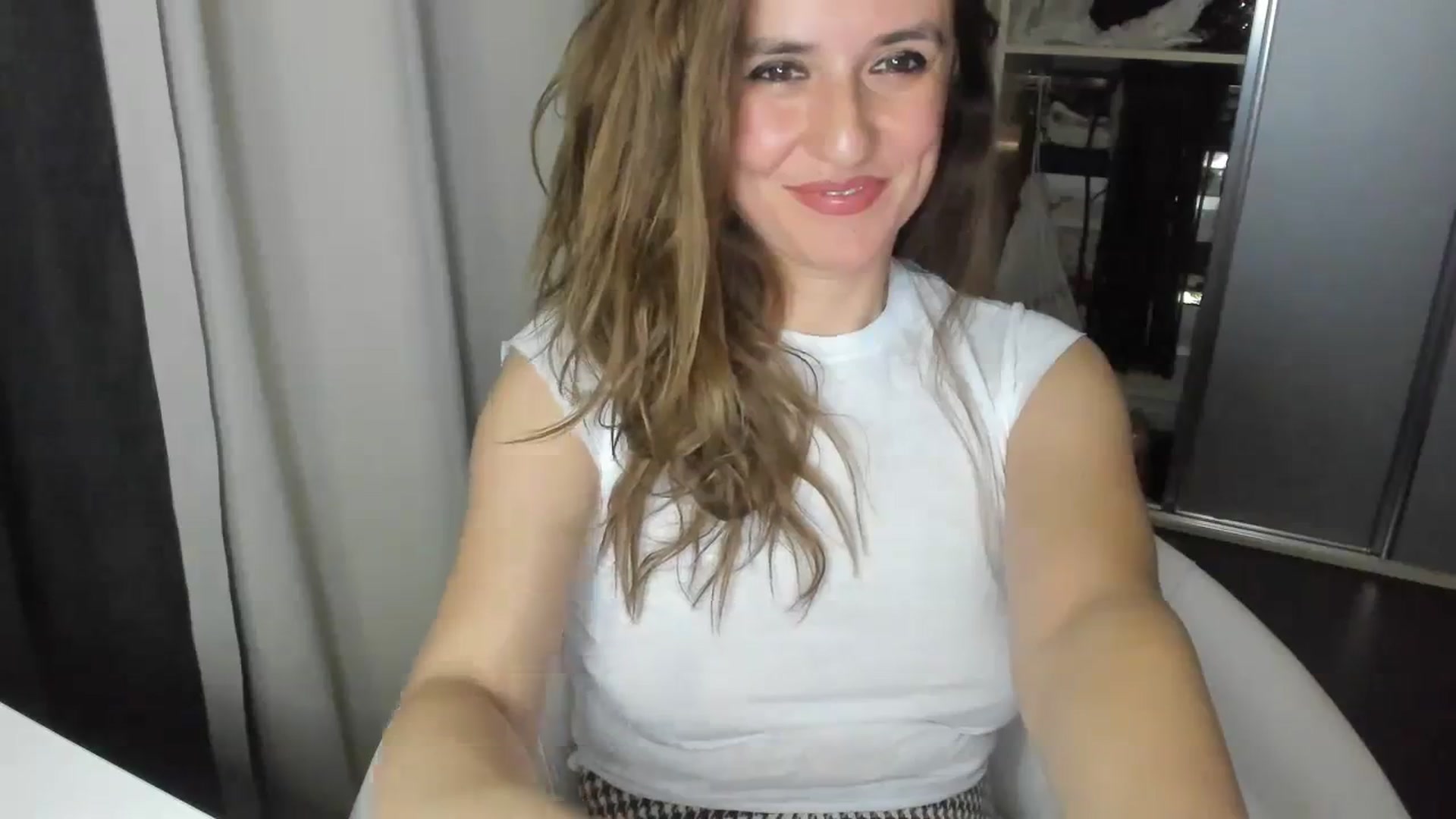 Gallery image thumbnail from DANIELLE's myfreecams stream on, 03/19/2024, 05:36 image 9 of 20
