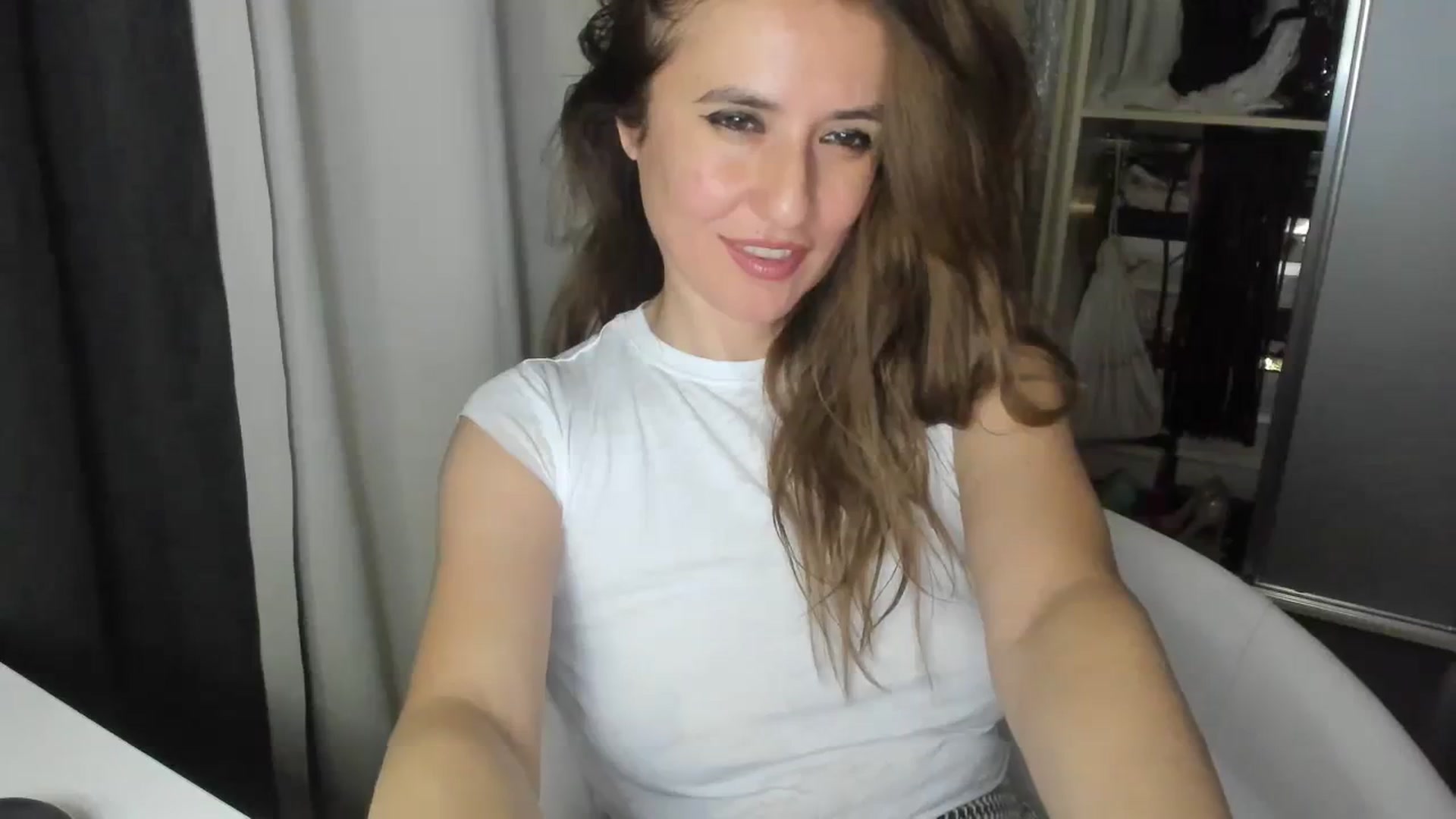 Gallery image thumbnail from DANIELLE's myfreecams stream on, 03/19/2024, 05:36 image 14 of 20