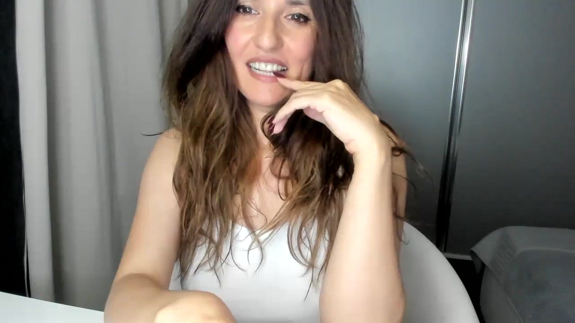 Gallery image thumbnail from DANIELLE's myfreecams stream on, 05/22/2024, 05:45 image 4 of 20