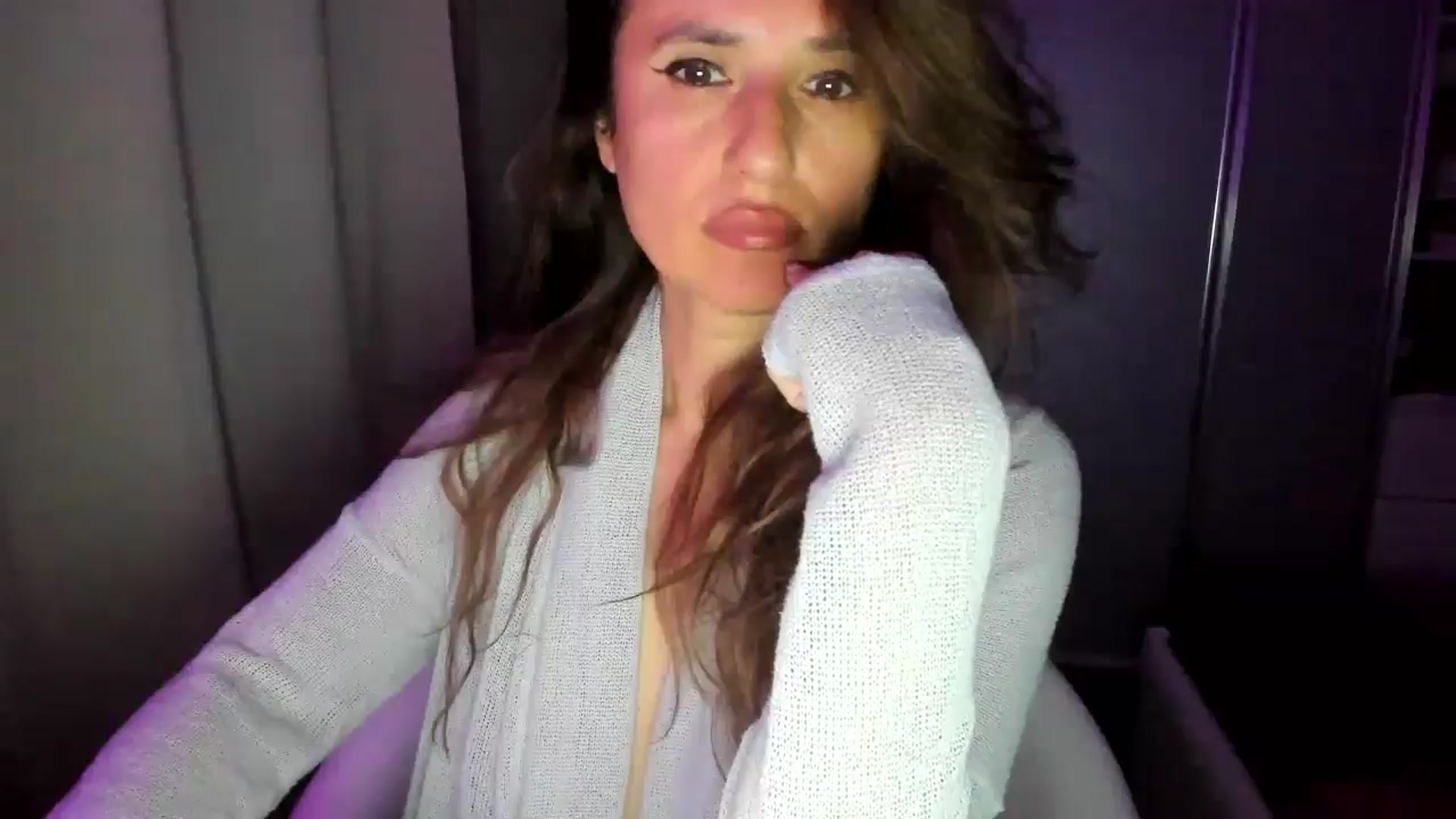 Gallery image thumbnail from DANIELLE's myfreecams stream on, 06/23/2024, 03:17 image 1 of 20