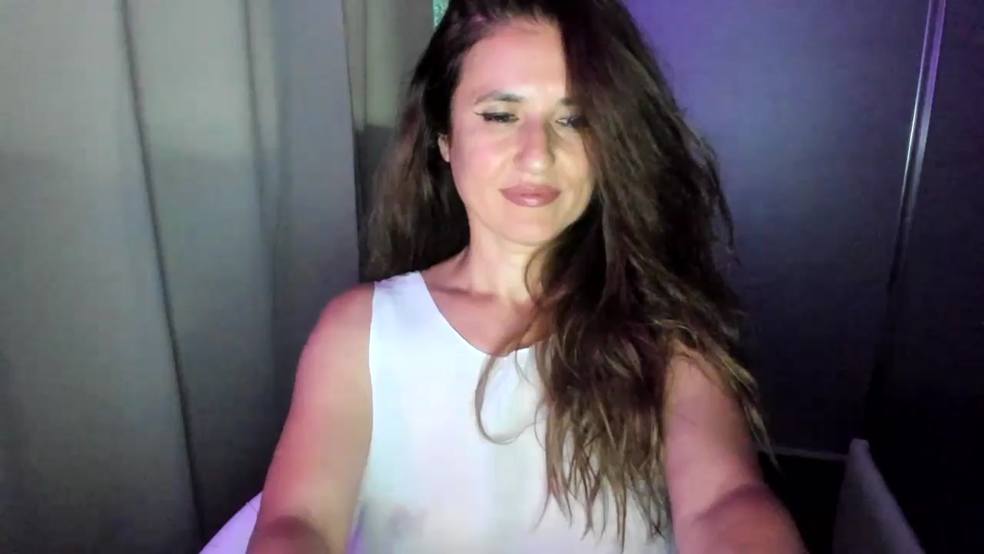 Gallery image thumbnail from DANIELLE's myfreecams stream on, 06/23/2024, 03:17 image 19 of 20