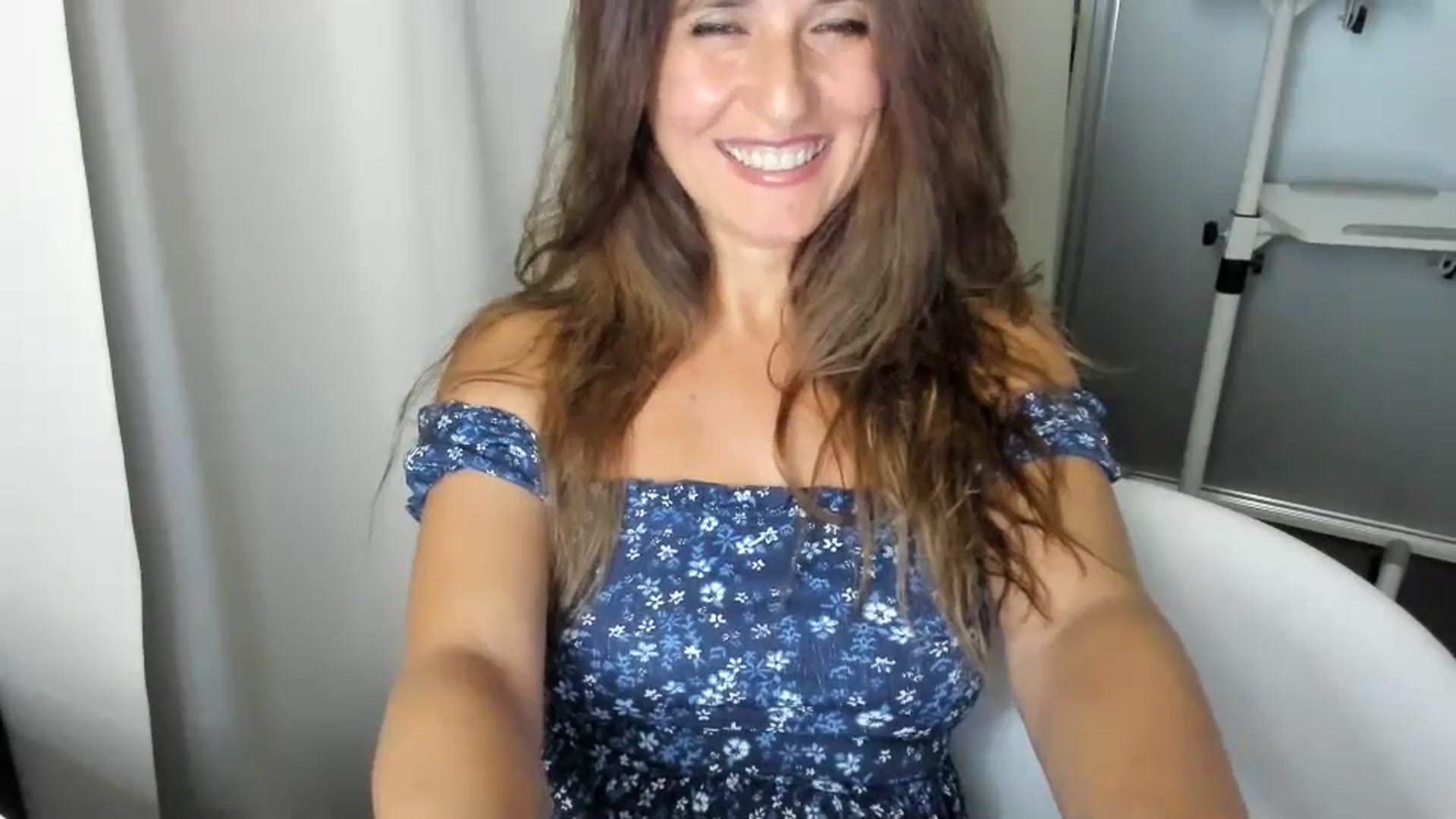 Gallery image thumbnail from DANIELLE's myfreecams stream on, 08/24/2024, 04:27 image 5 of 20