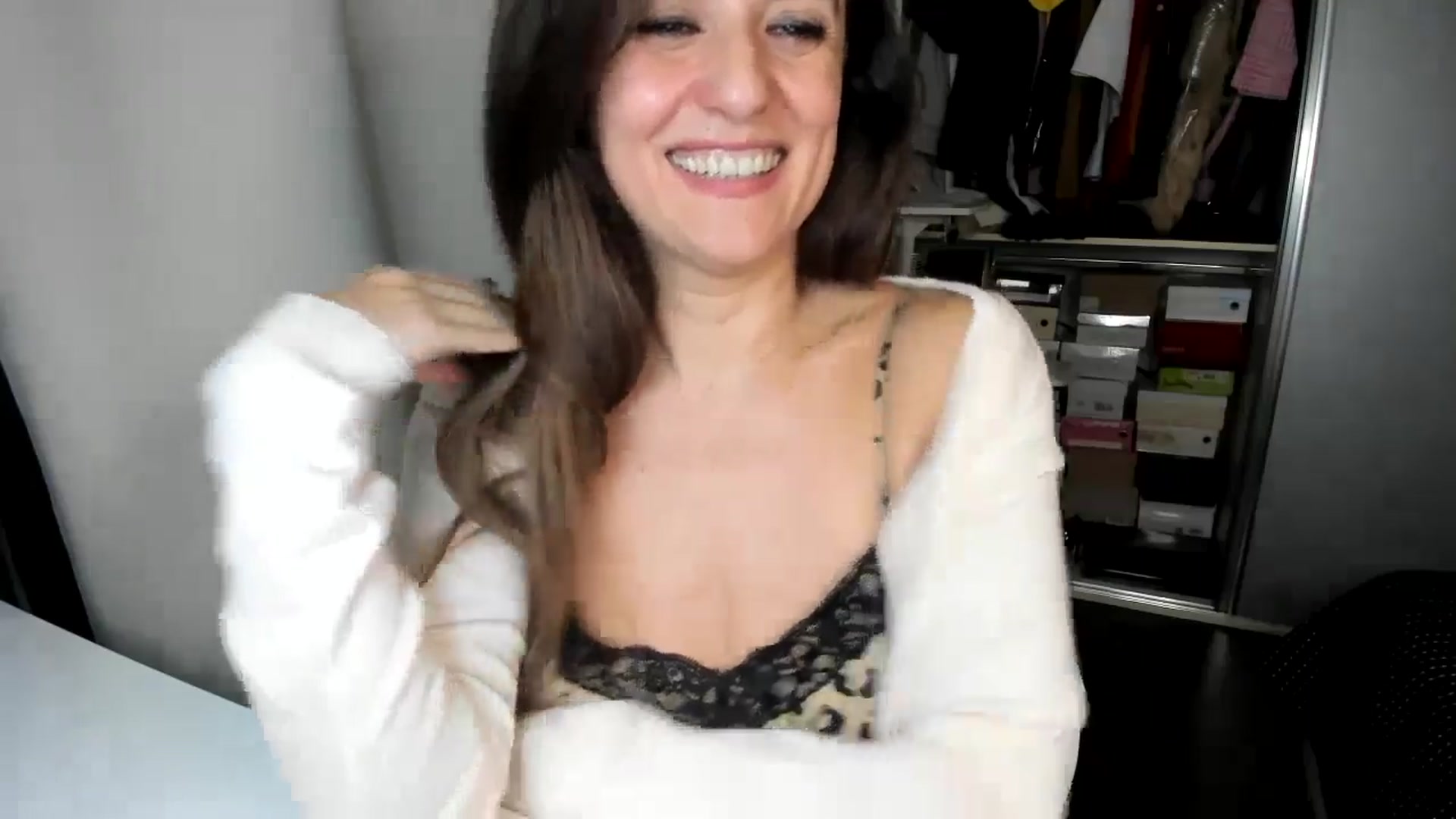 Gallery image thumbnail from DANIELLE's myfreecams stream on, 11/21/2024, 02:44 image 6 of 20