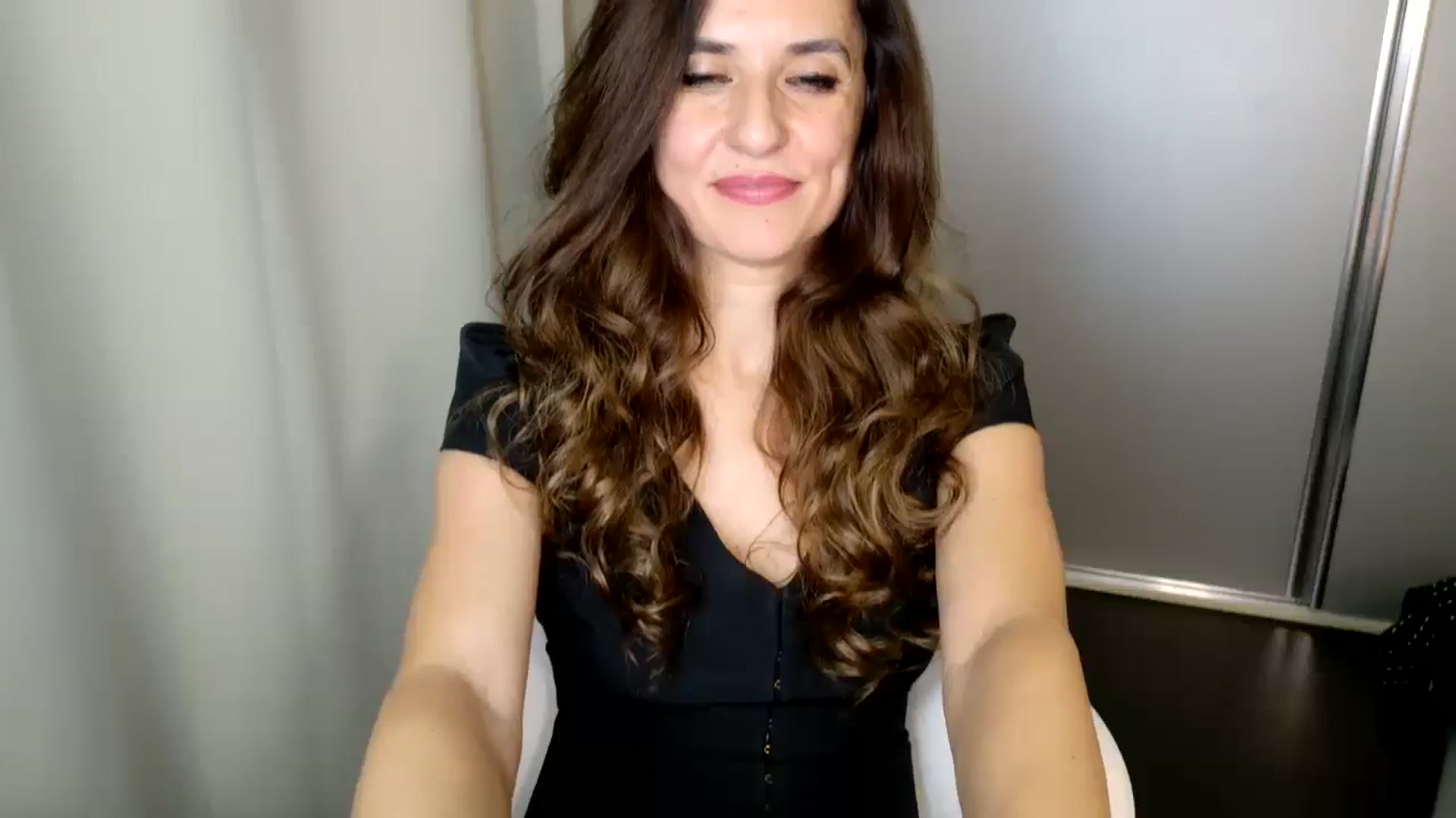Gallery image thumbnail from DANIELLE's myfreecams stream on, 12/08/2024, 06:45 image 12 of 20