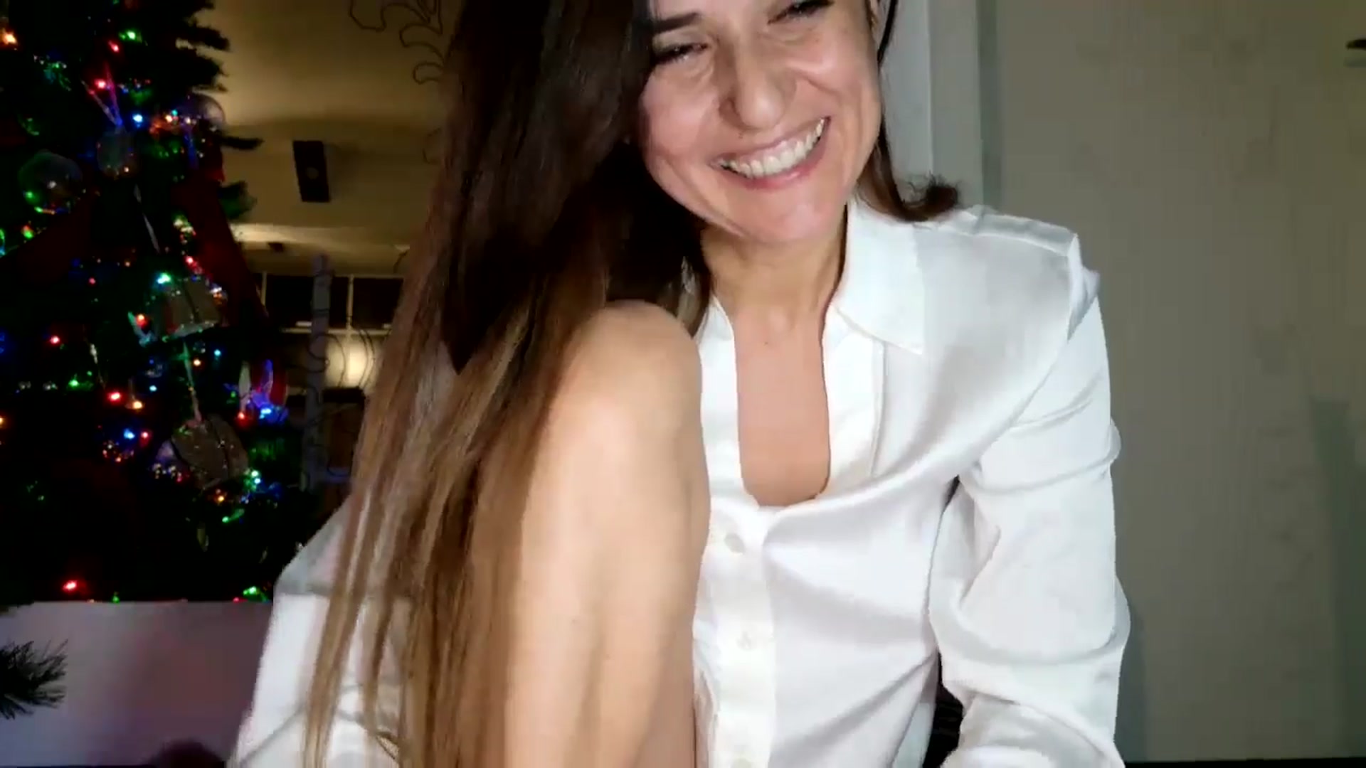 Gallery image thumbnail from DANIELLE's myfreecams stream on, 12/16/2024, 22:44 image 18 of 20
