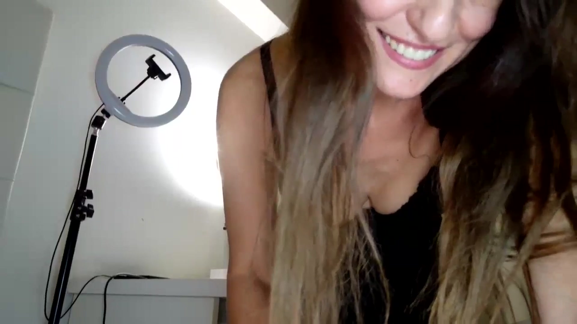 Gallery image thumbnail from DANIELLE's myfreecams stream on, 12/17/2024, 15:37 image 2 of 20