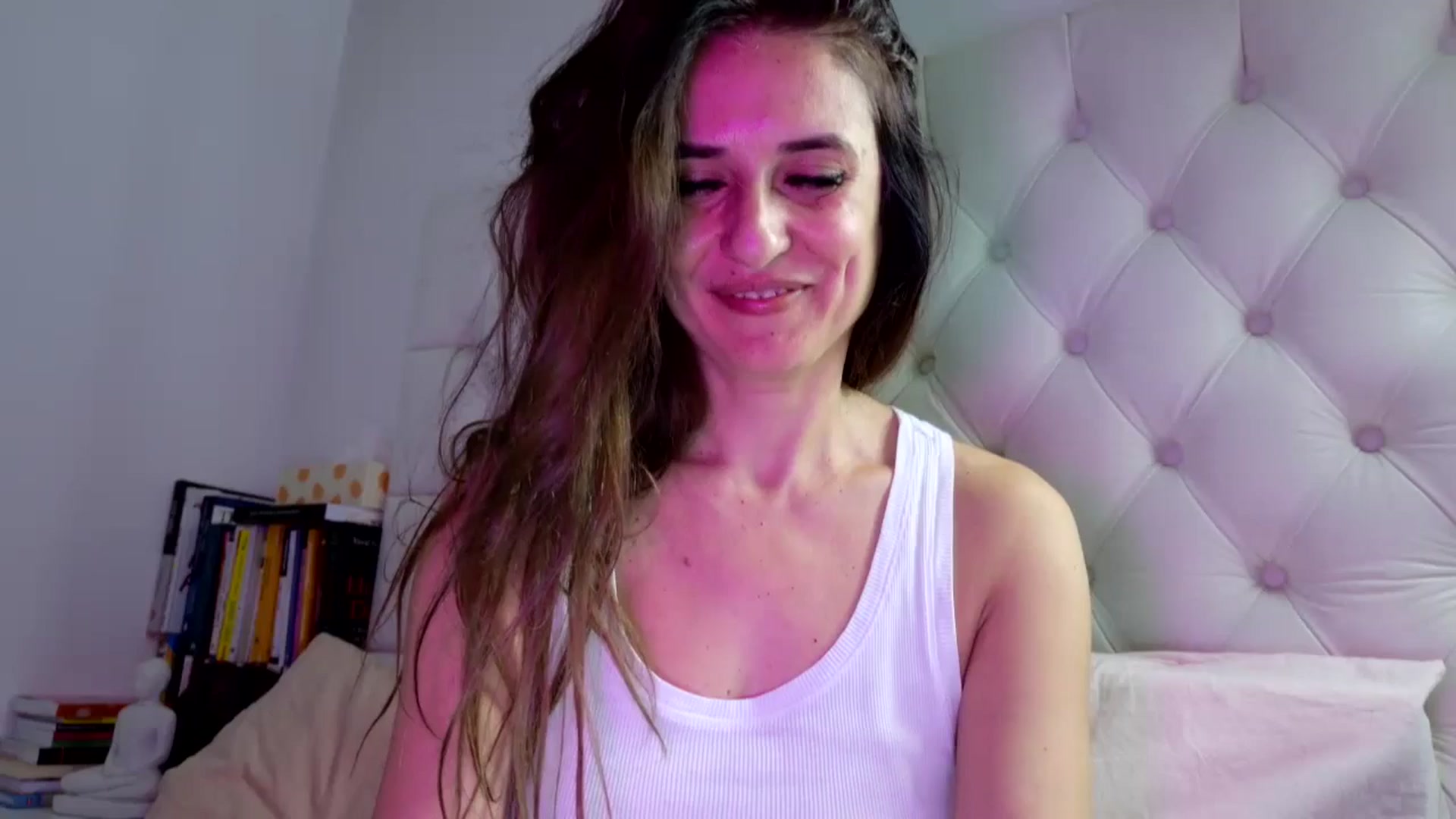 Gallery image thumbnail from DANIELLE's myfreecams stream on, 01/24/2025, 08:04 image 18 of 20