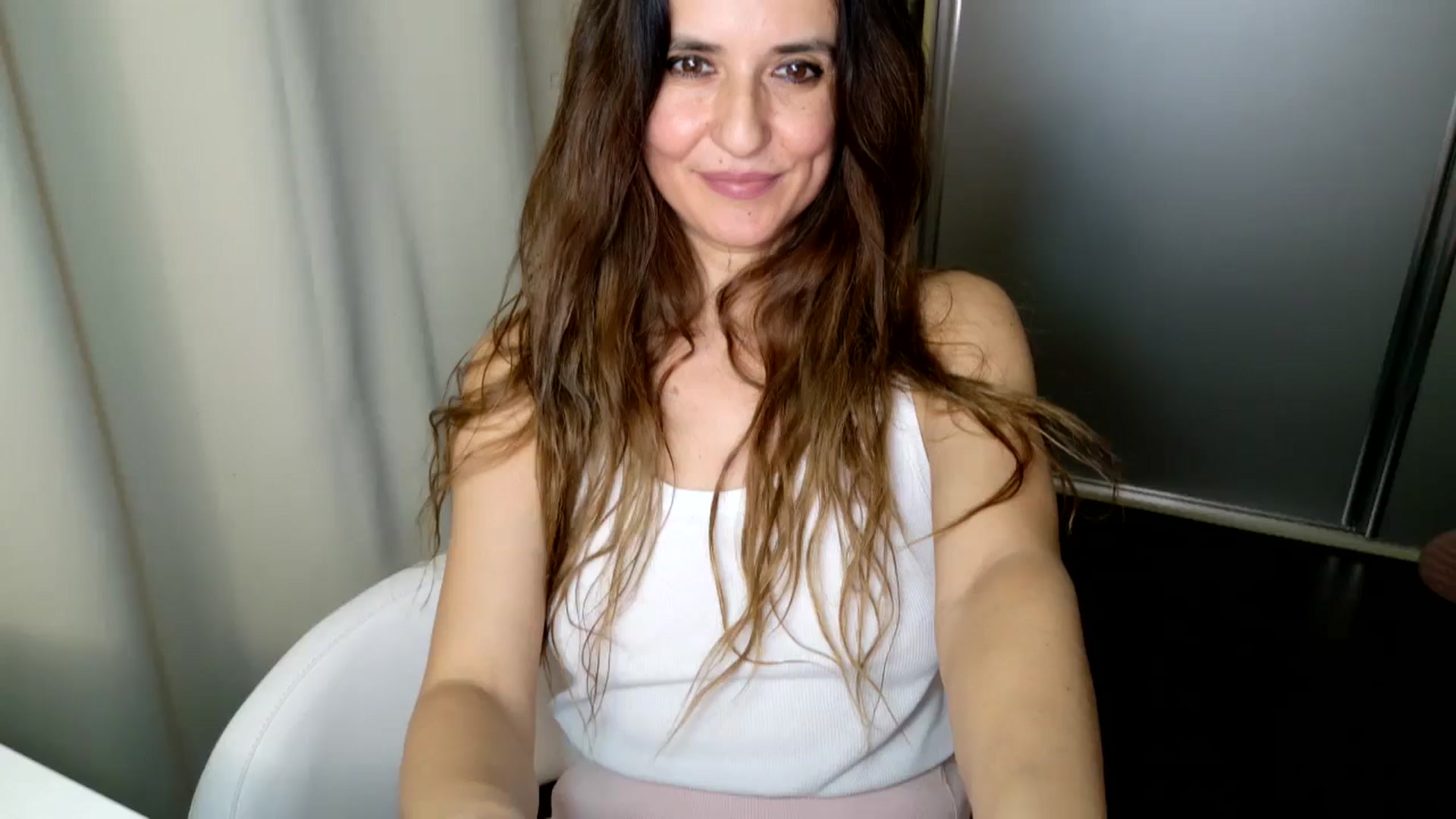 Gallery image thumbnail from DANIELLE's myfreecams stream on, 02/19/2025, 05:27 image 19 of 20