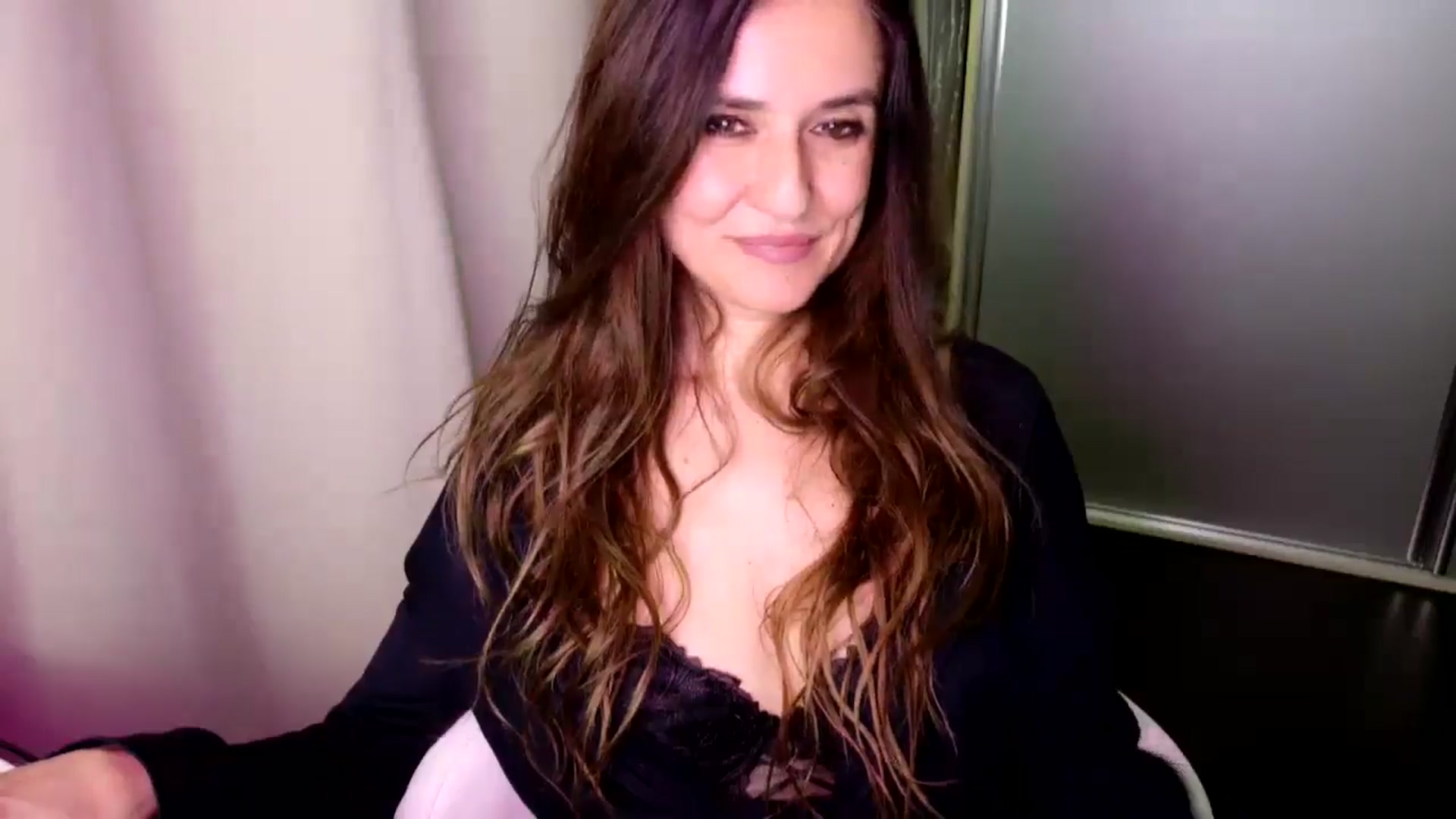 Gallery image thumbnail from DANIELLE's myfreecams stream on, 03/01/2025, 06:17 image 4 of 20